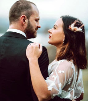 Short wedding cape in ivory tulle with star design using ivory lace Vedette 4