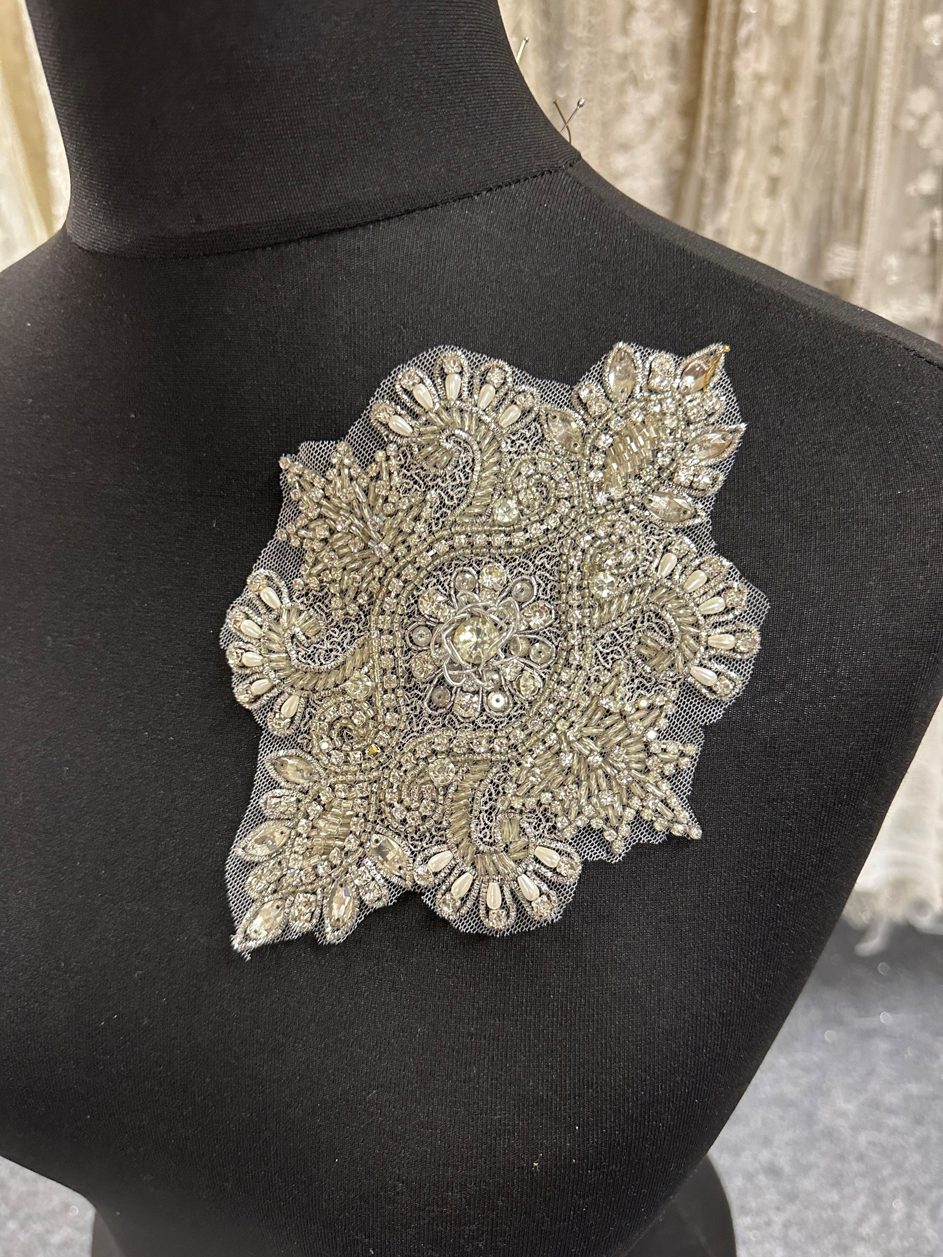 Collier Rouge Bordeaux Perles Nacrées Pour Robe De Mariée Ou Soirée - Longueur 41-45 Cm