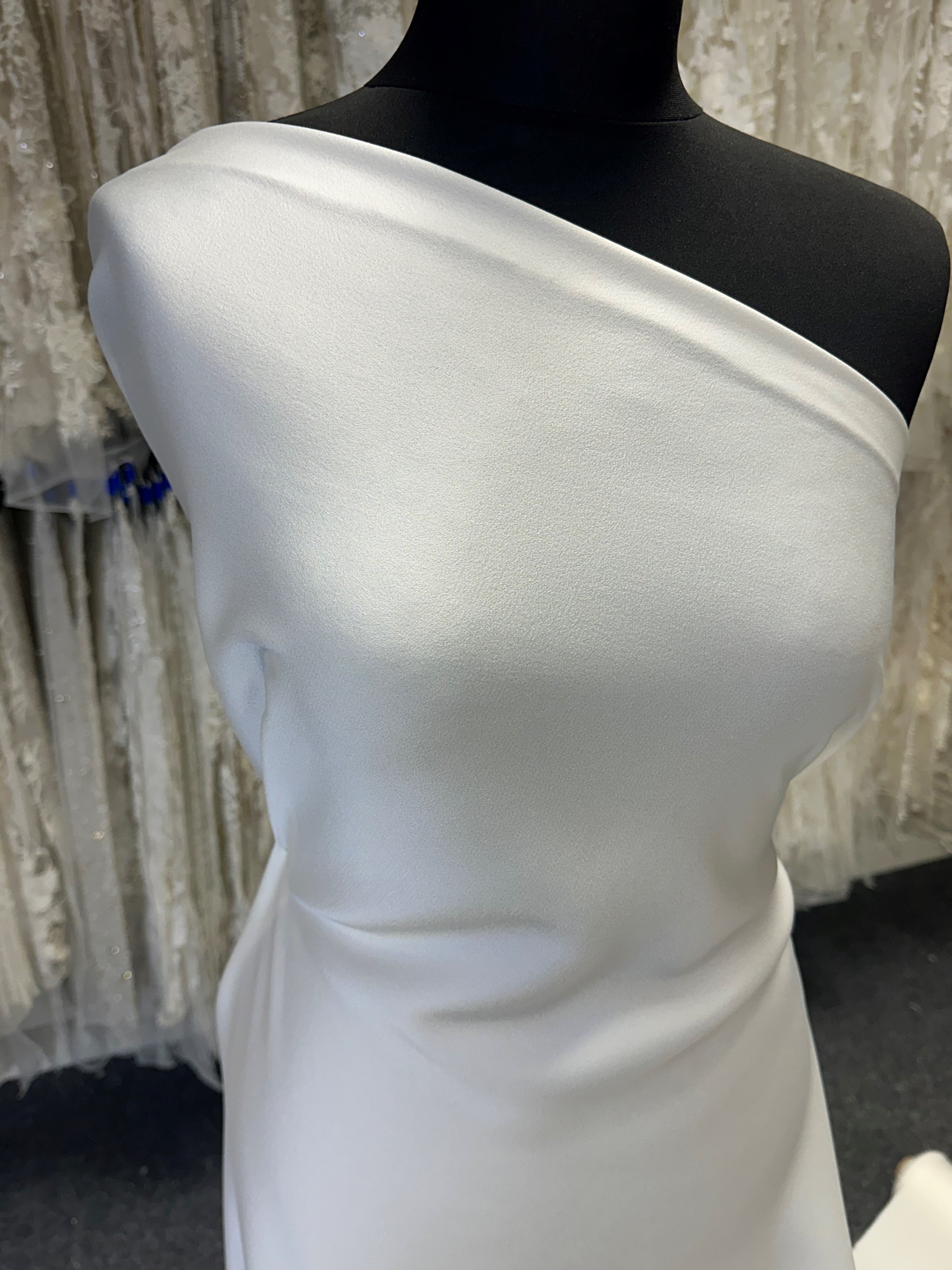 Crepe de store soie robe