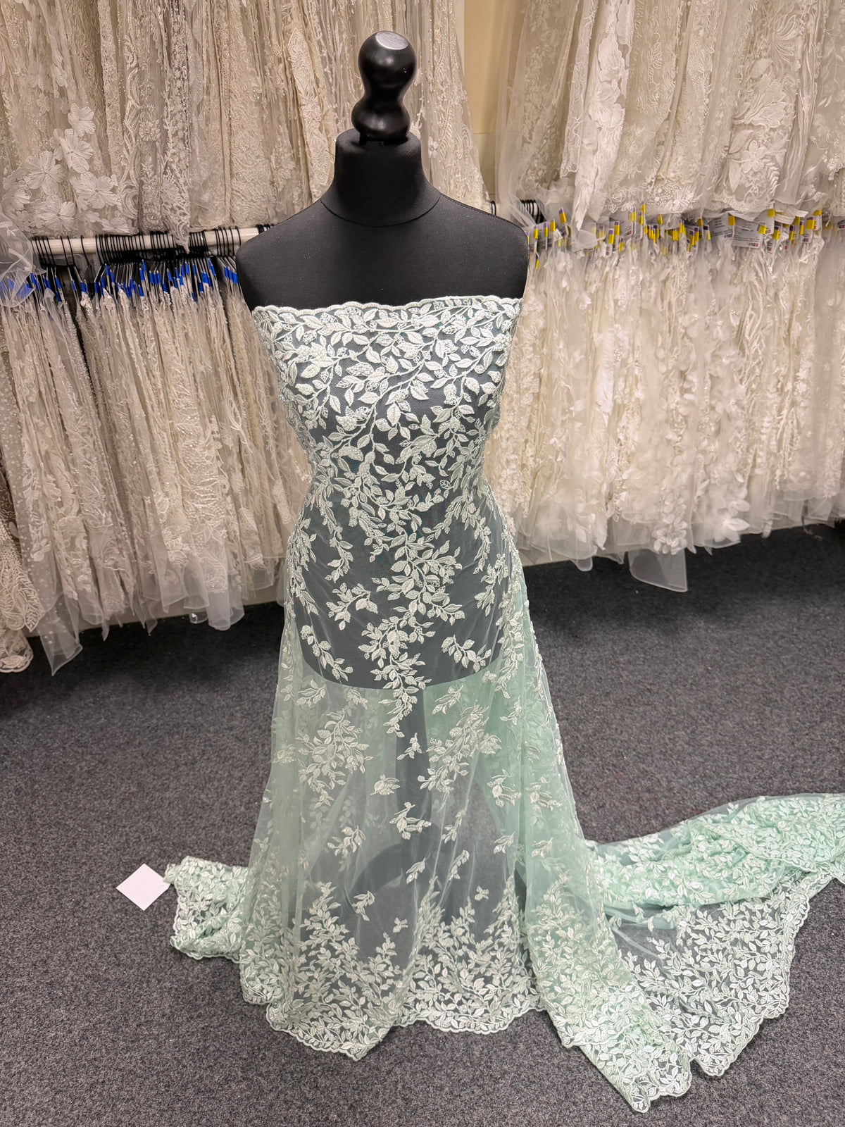 Tulle brodé de perles Willow - EB1058