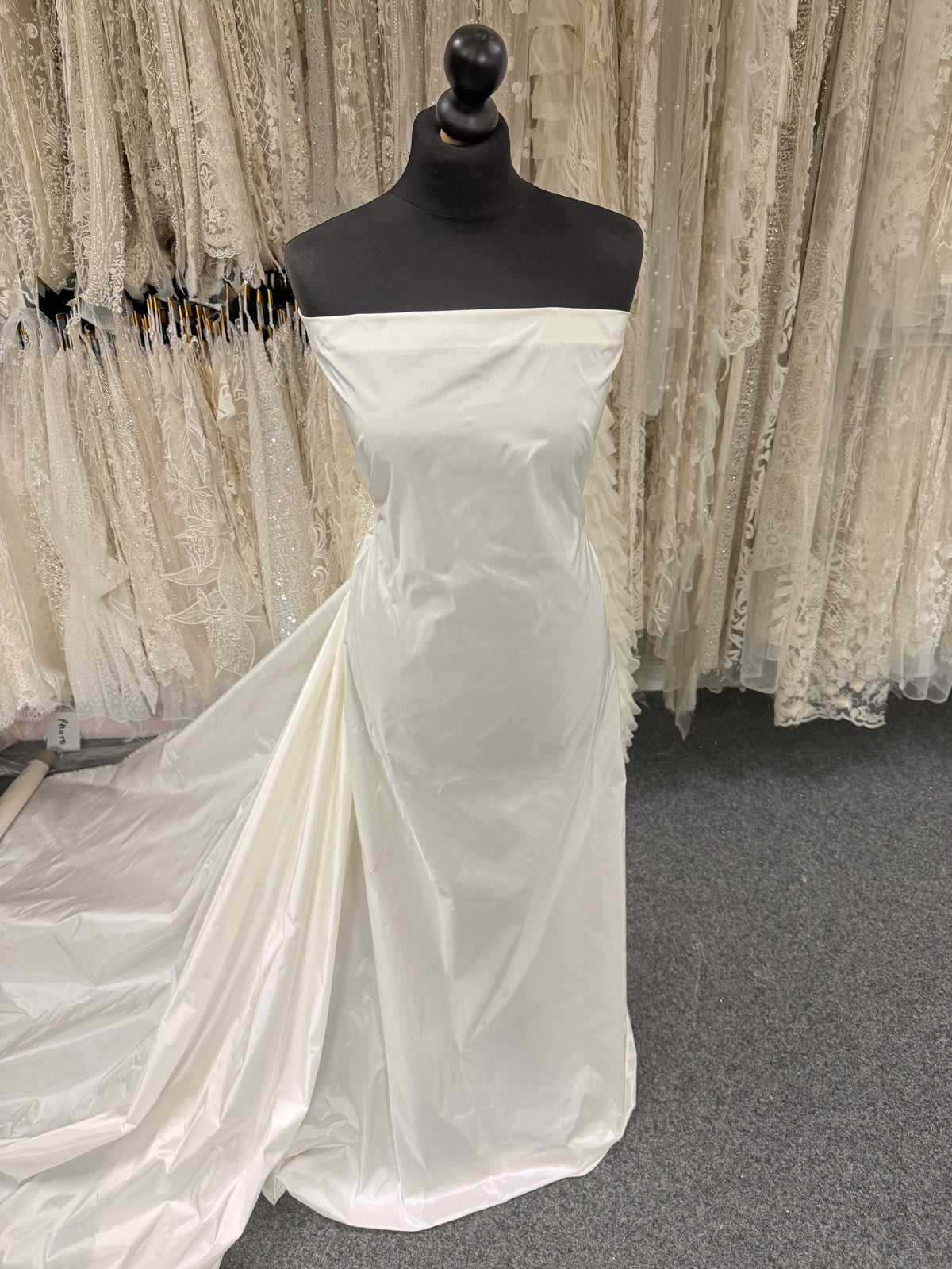 Taffetas ivoire en polyester - P599