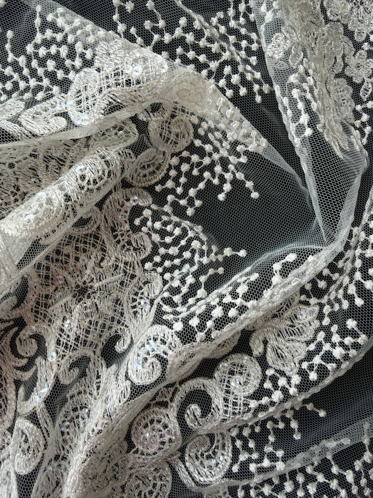 Dentelle brodée de sequins ivoire - EB3034