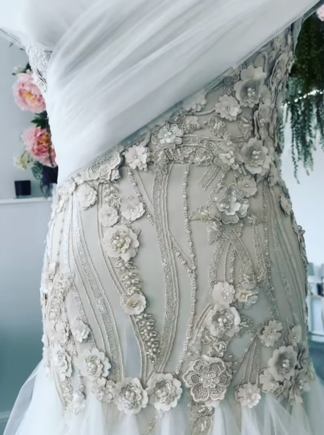 Dentelle Fleur Perlée Champagne - Blake