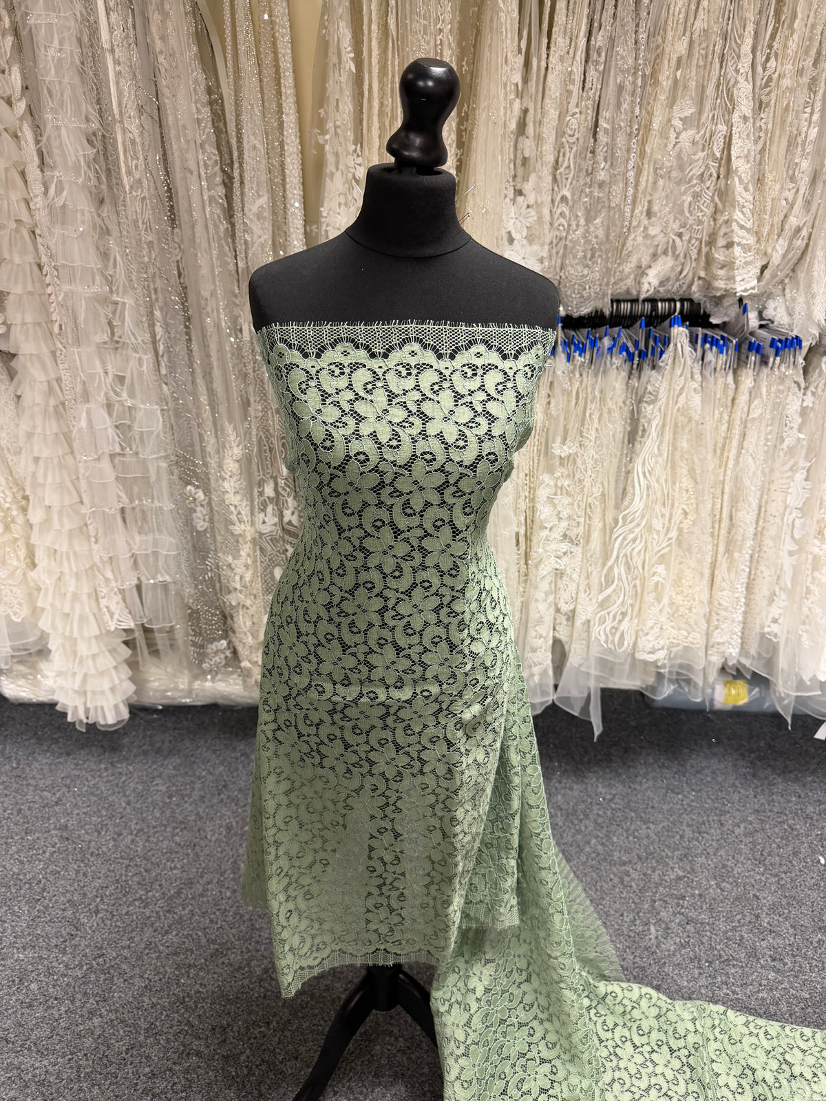 Dentelle française cordée vert péridot - LA4008