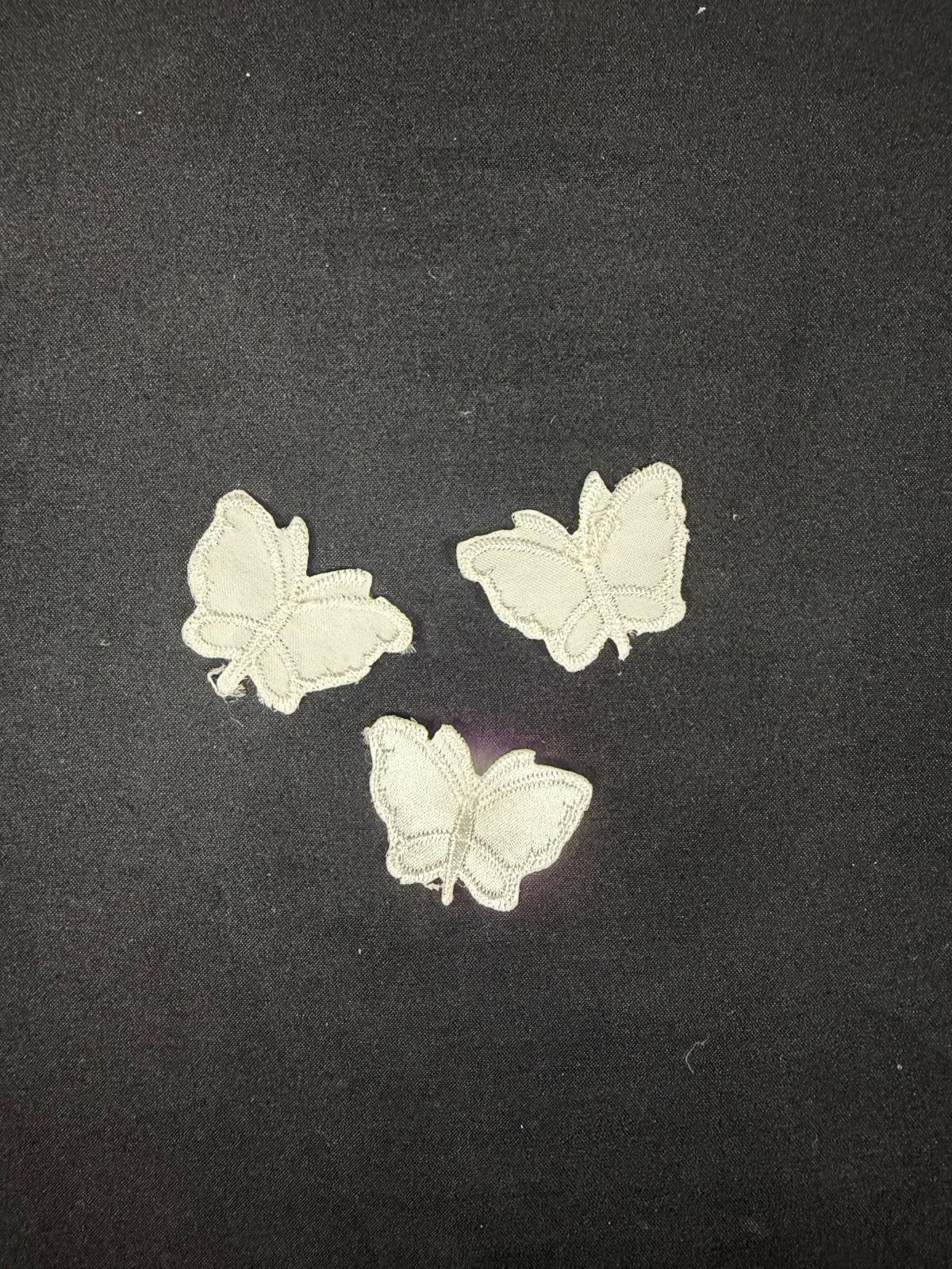 Applique papillon ivoire pâle - M4