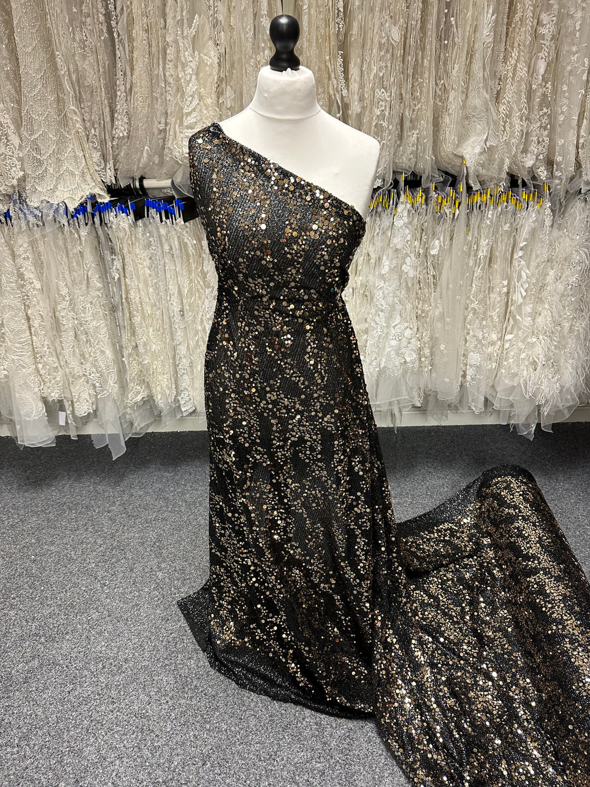 Maille ornée de sequins dorés - Casablanca