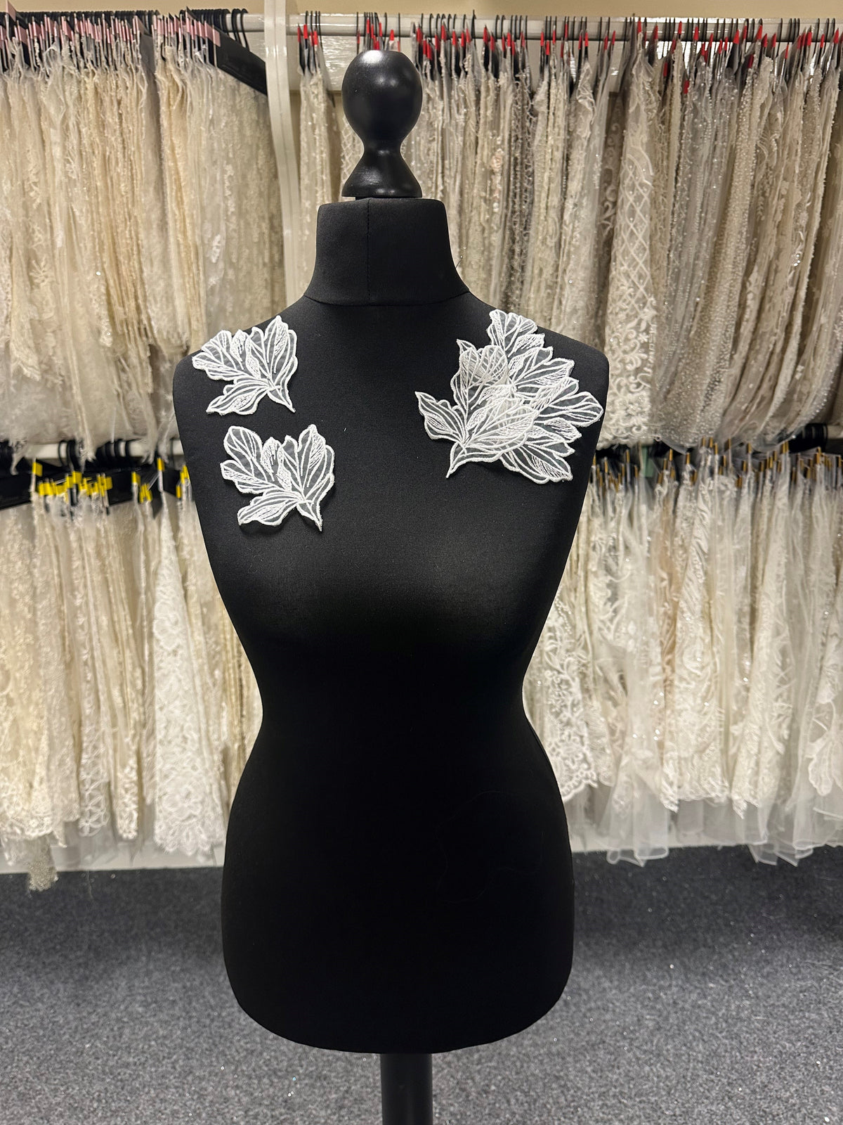 Feuille de laurier brodée ivoire (sachet de 10)