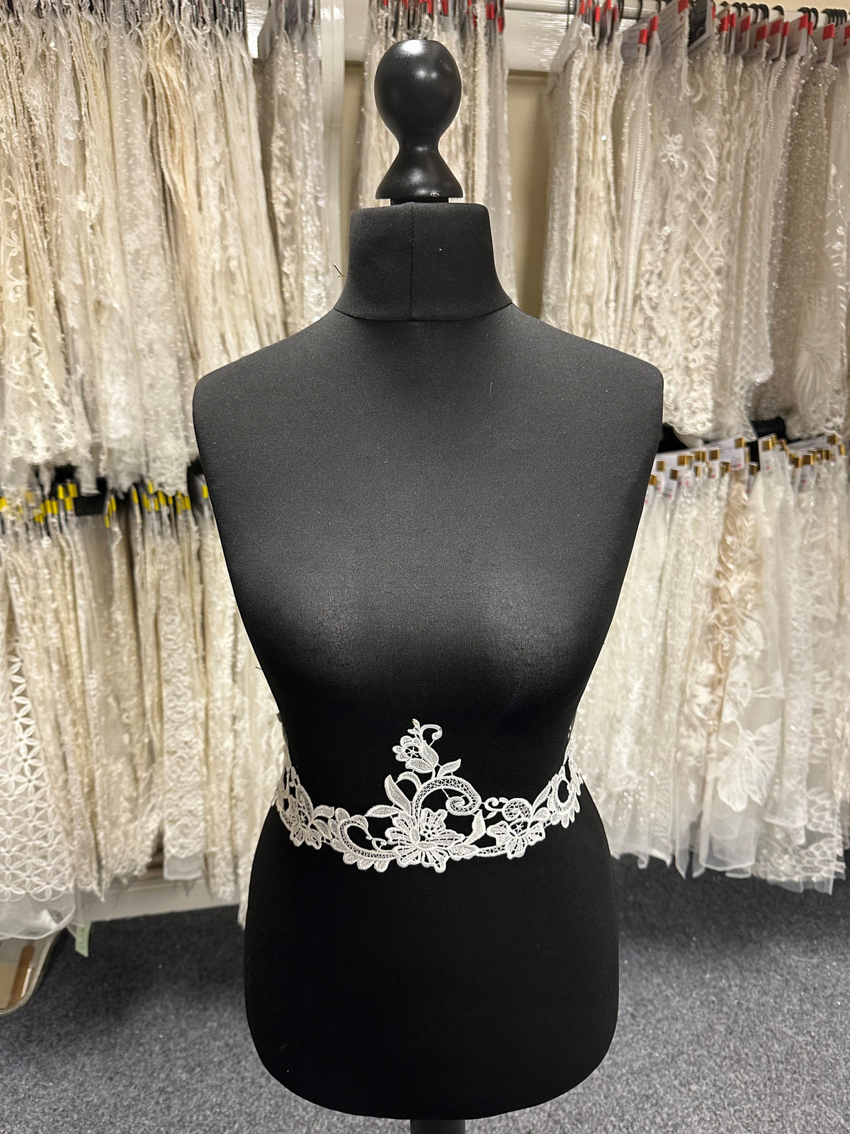 Bordure en dentelle guipure ivoire - Aiguë