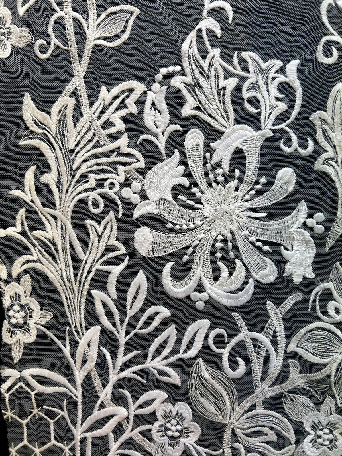 Dentelle Brodée Ivoire - Amina