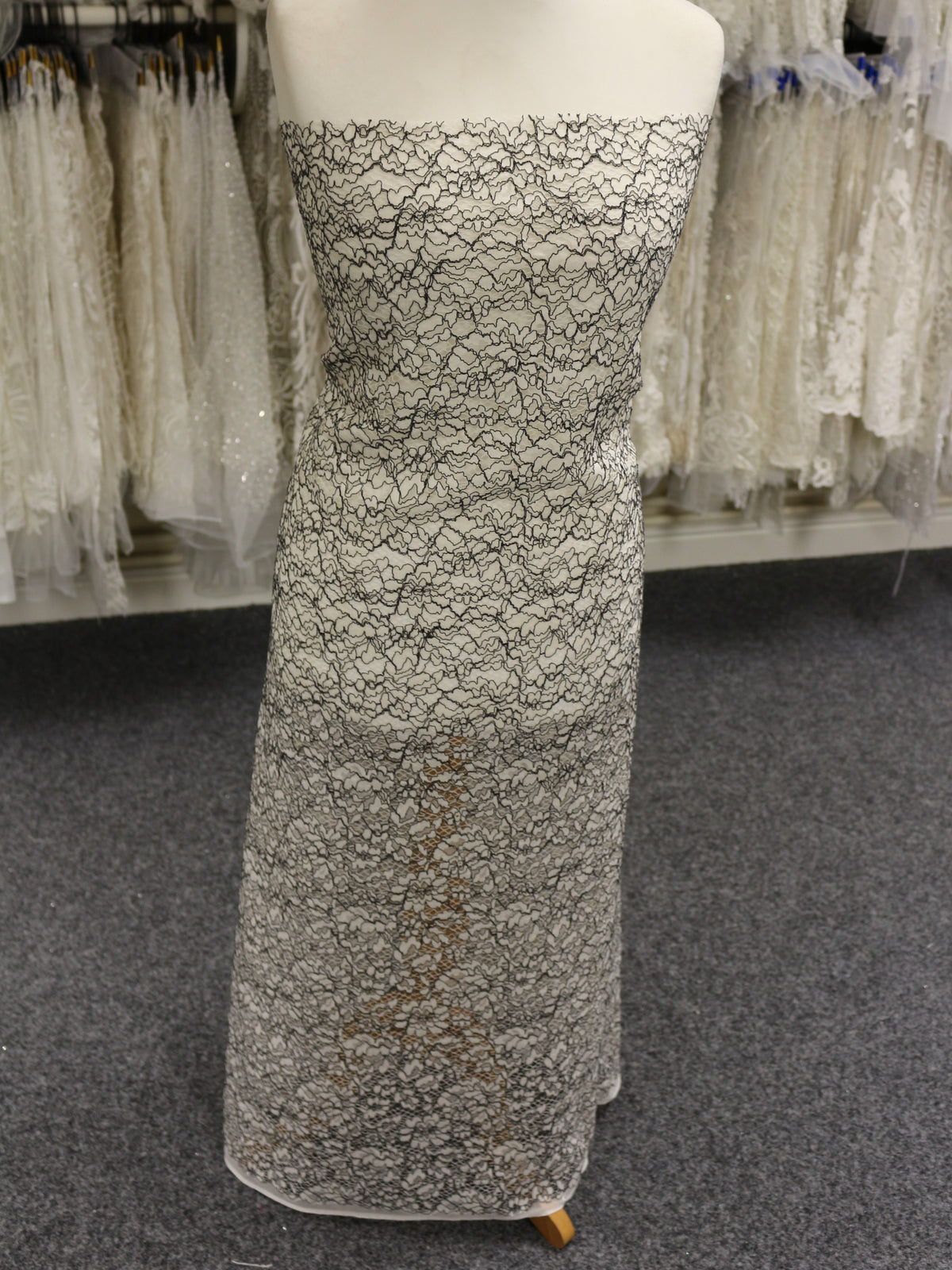 Dentelle à cordons blanc et noir - Angela