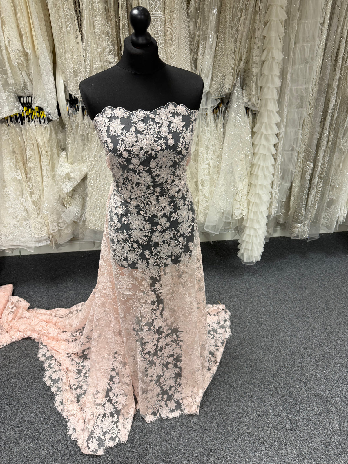 Dentelle brodée rose pâle - EB3053