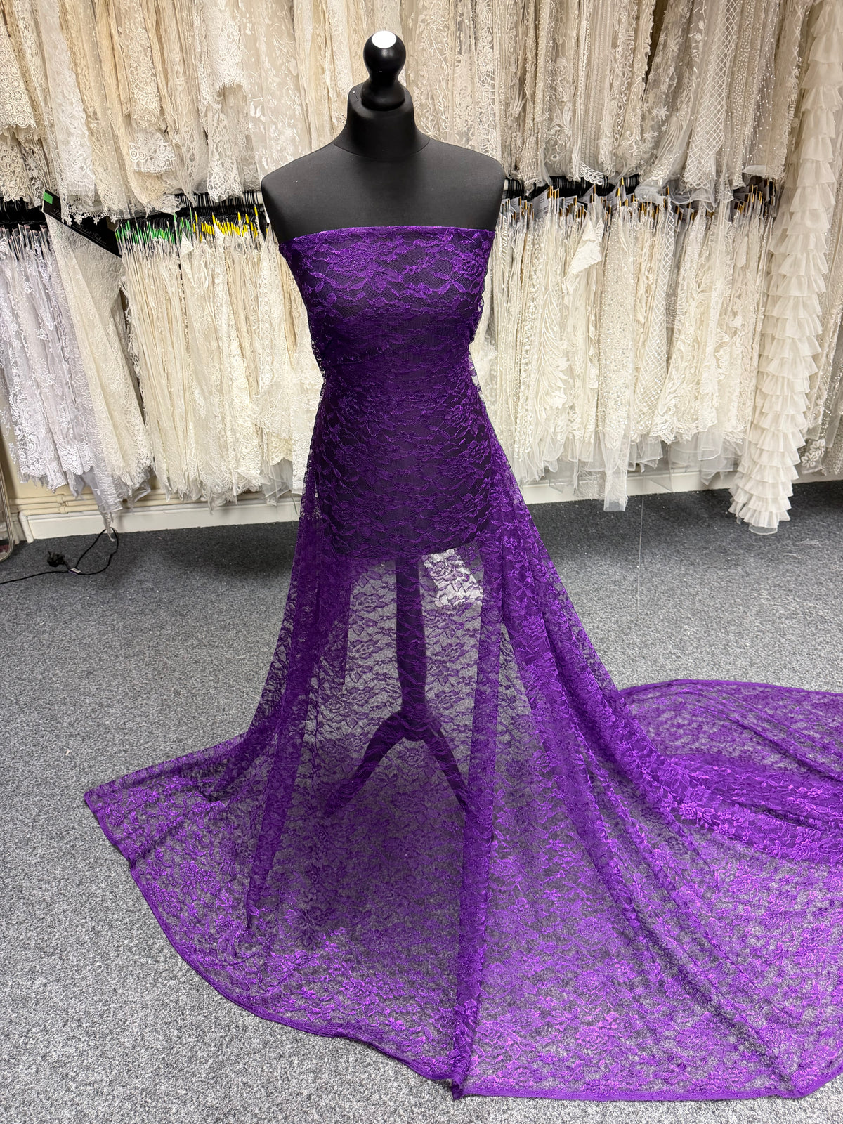 Dentelle Raschel Violette - P618