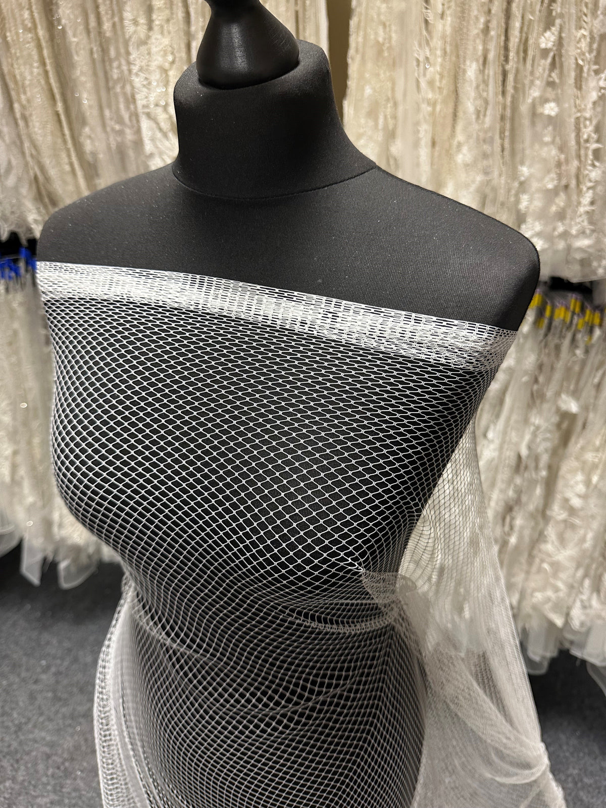 Cage à oiseaux en filet ivoire souple - Barrage