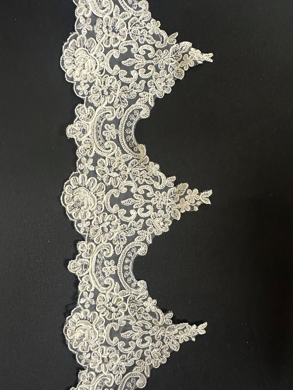 Bordure en dentelle ivoire - Belinda