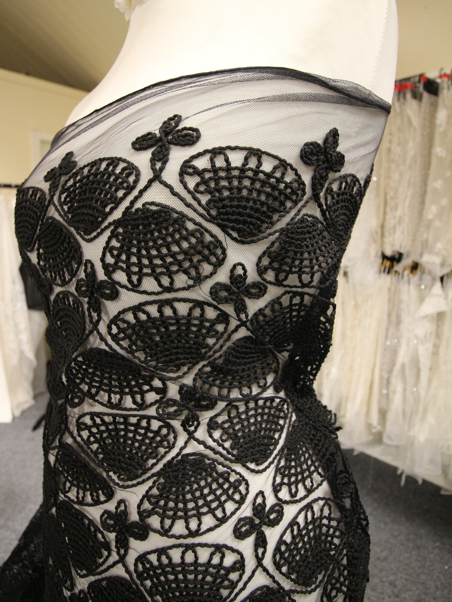 Dentelle Broderie Noire - Rivka