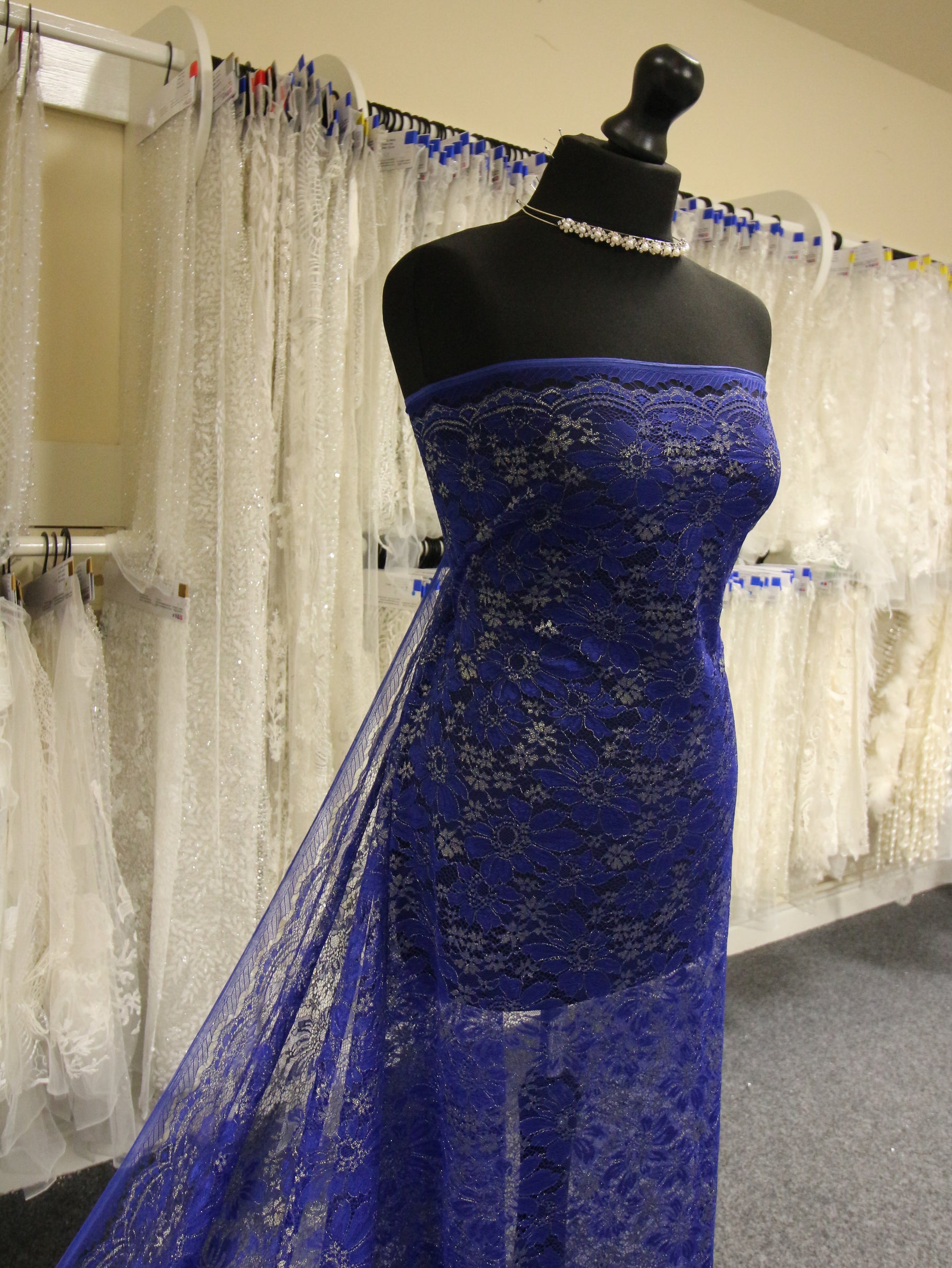 Dentelle Raschel Bleu - Moseley