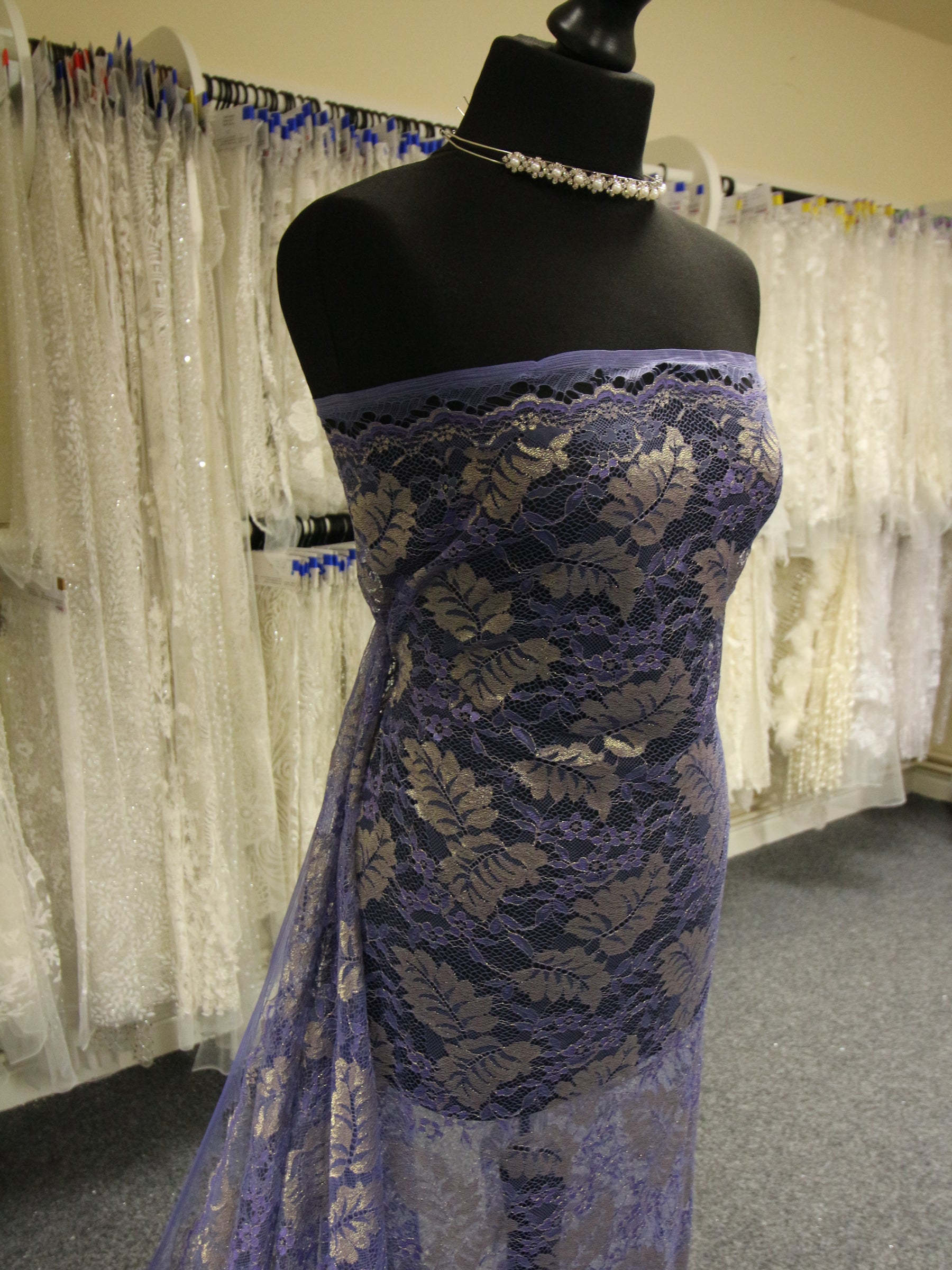 Dentelle Raschel bleue - Wren