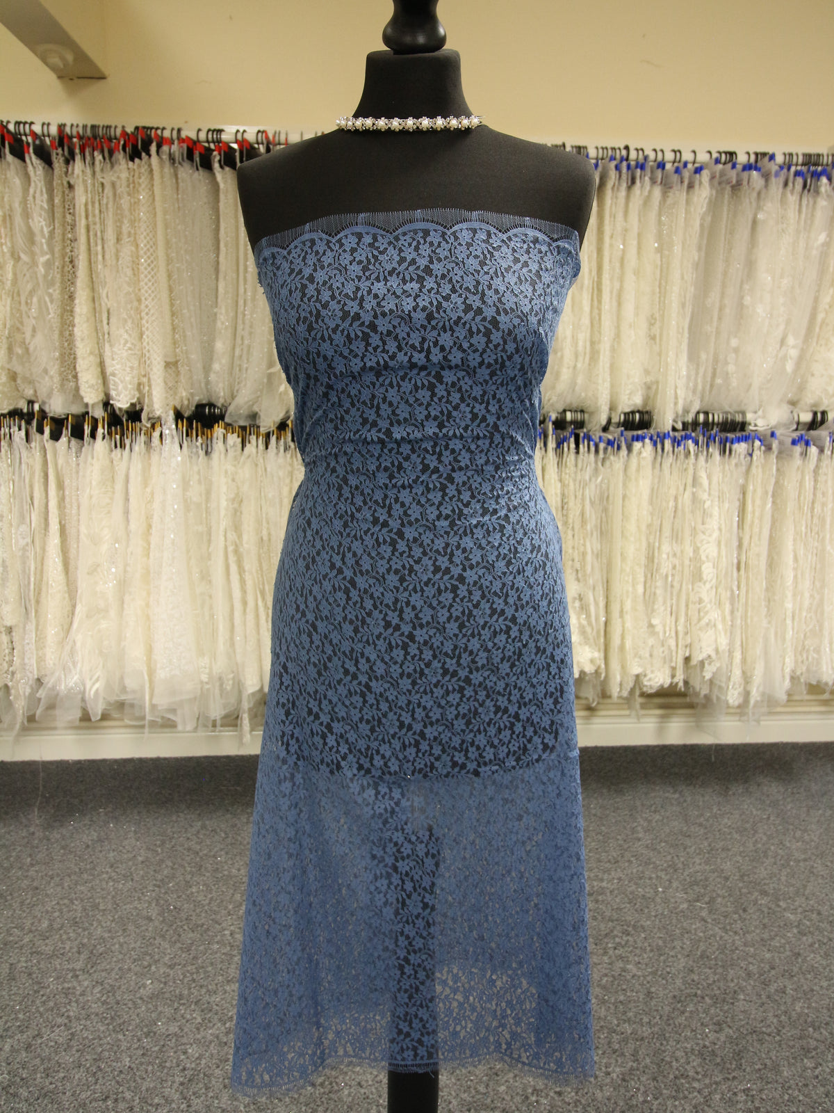 Dentelle Chantilly Bleue - Solange