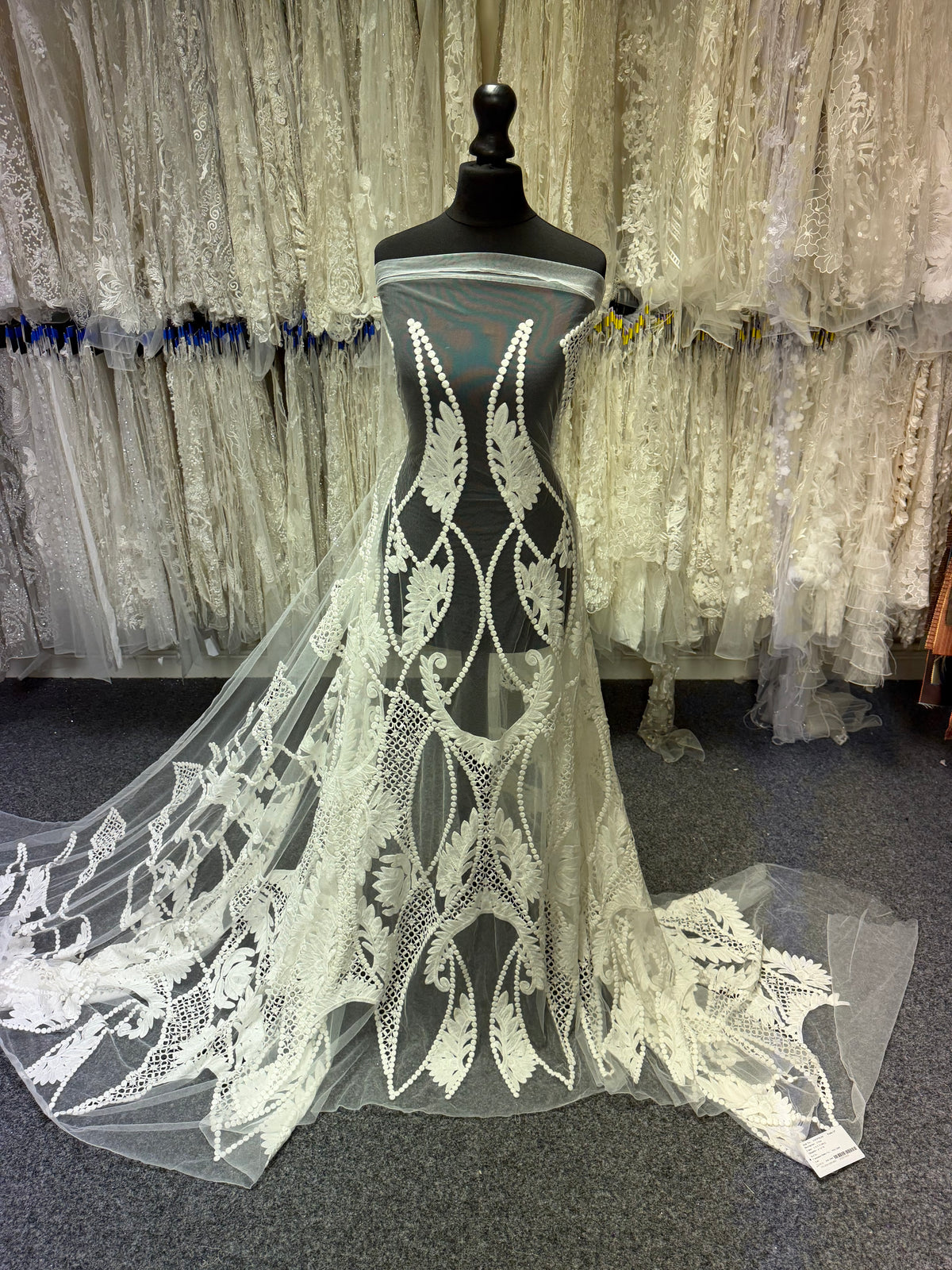 Dentelle brodée ivoire - EB5035