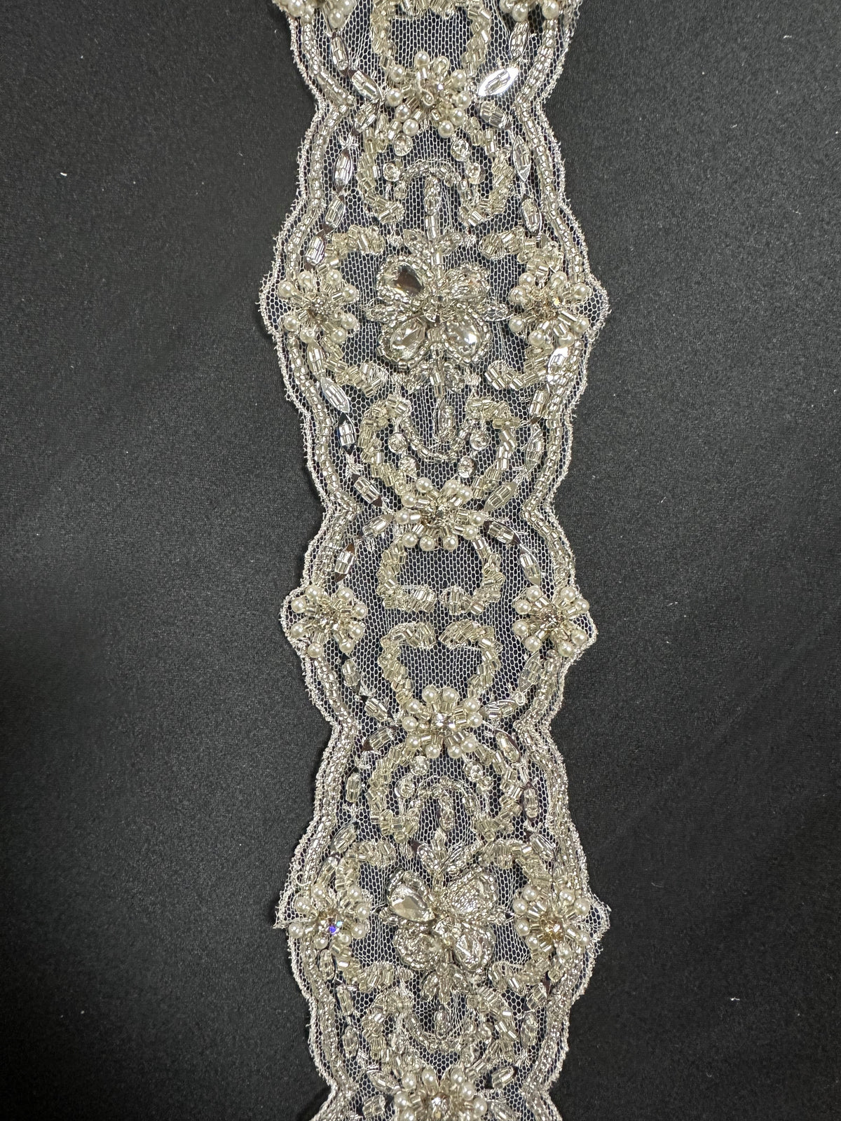Garniture en cristal ivoire et perles – CT/M 1831 (CF)