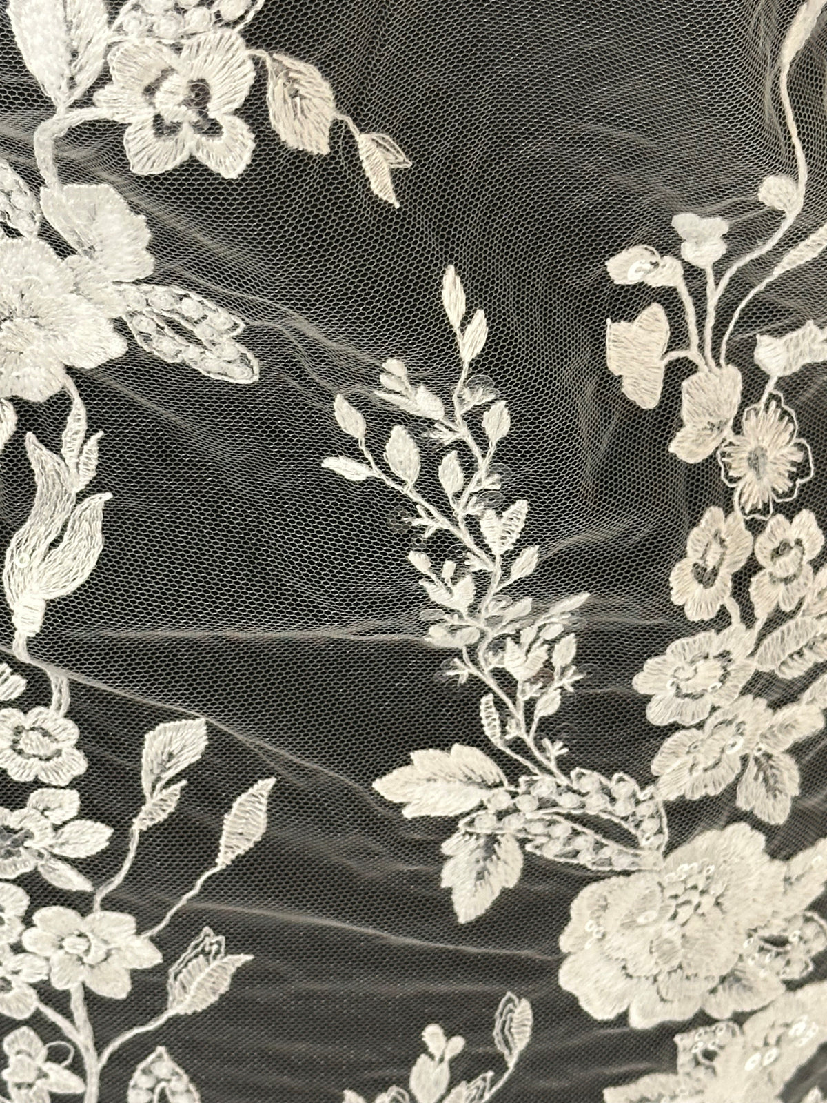 Dentelle brodée de sequins ivoire - Lucien