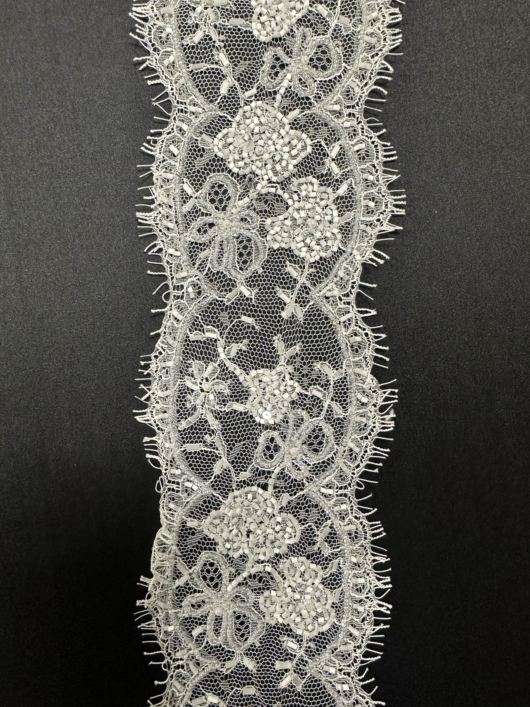 Bordure en dentelle ivoire chantilly perlée - Meryl