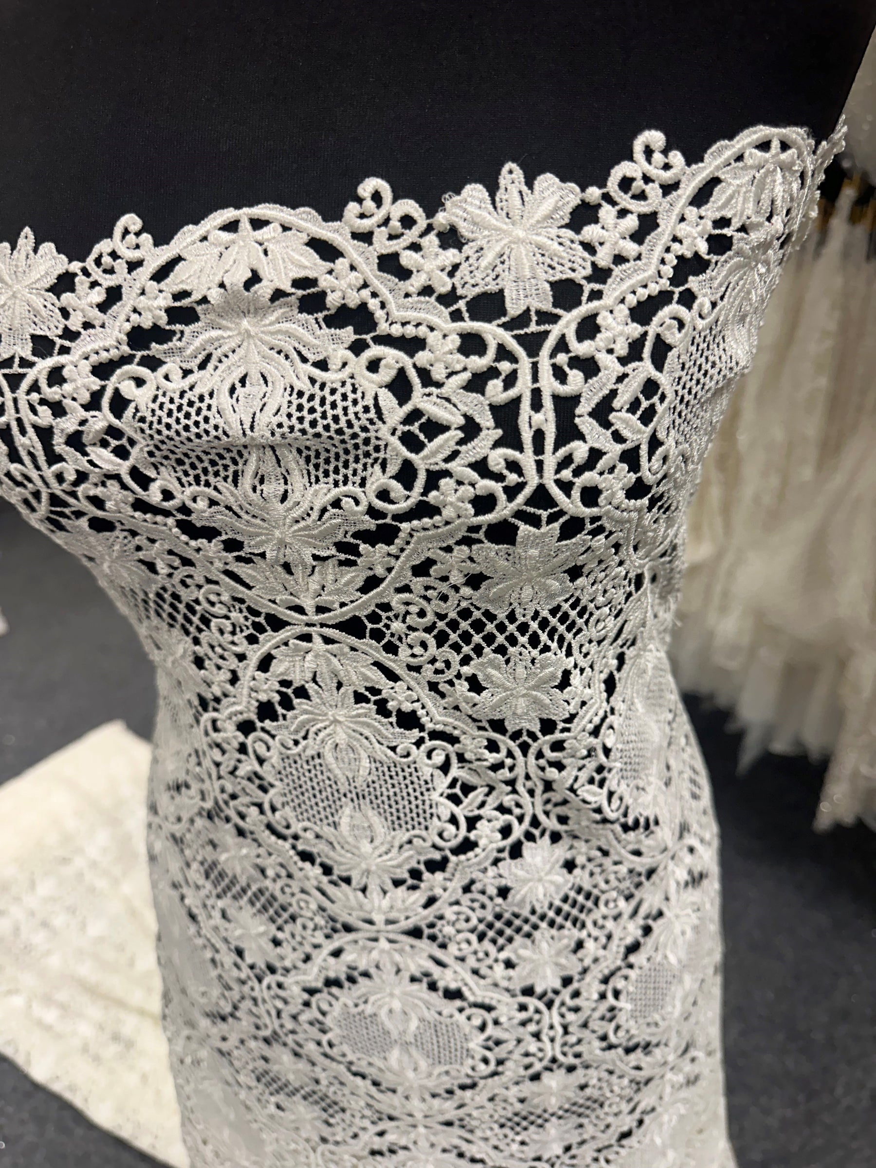 Dentelle Guipure Ivoire – Lennox