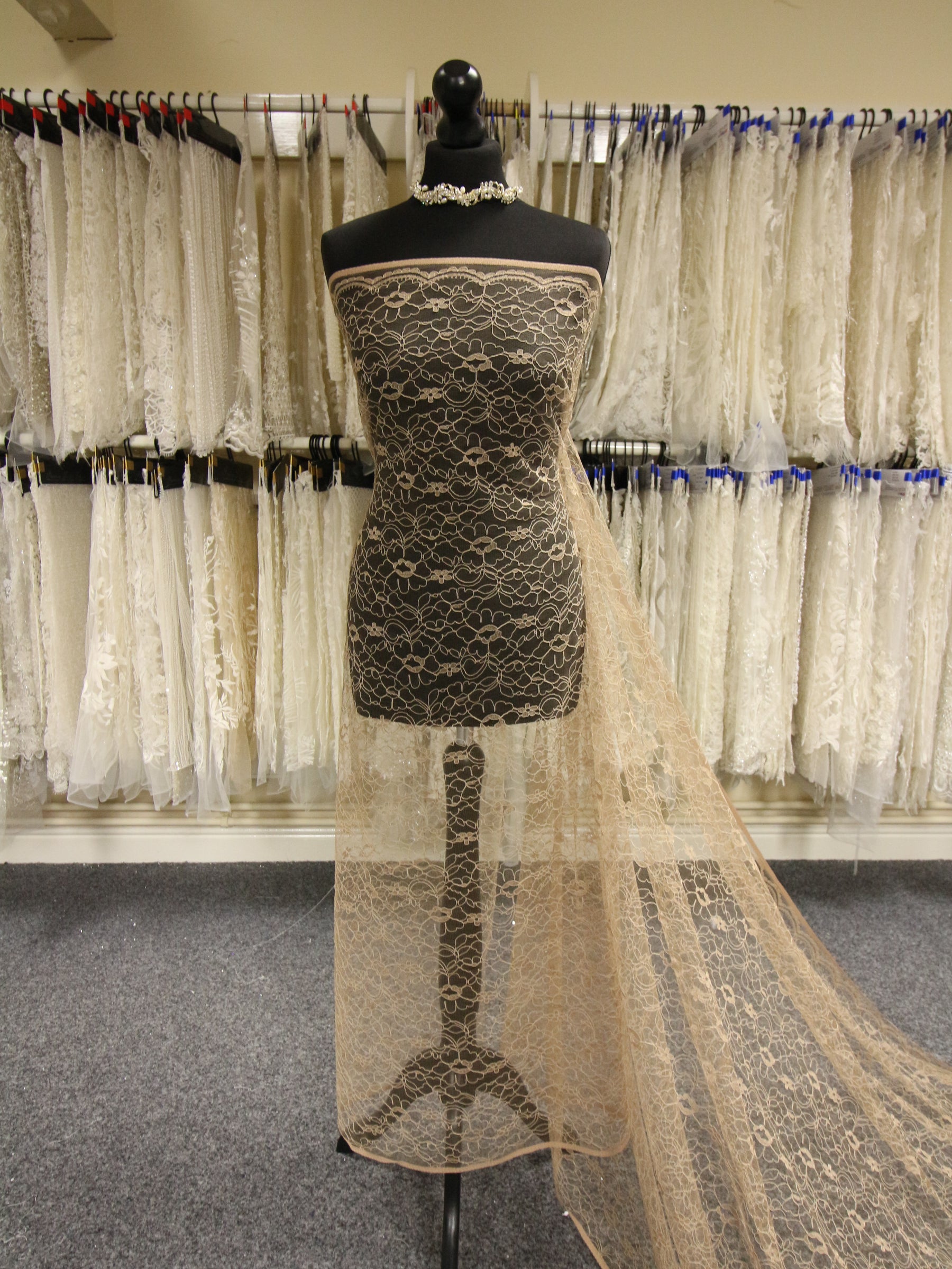 Dentelle Cordée en Cappuccino - Leanne