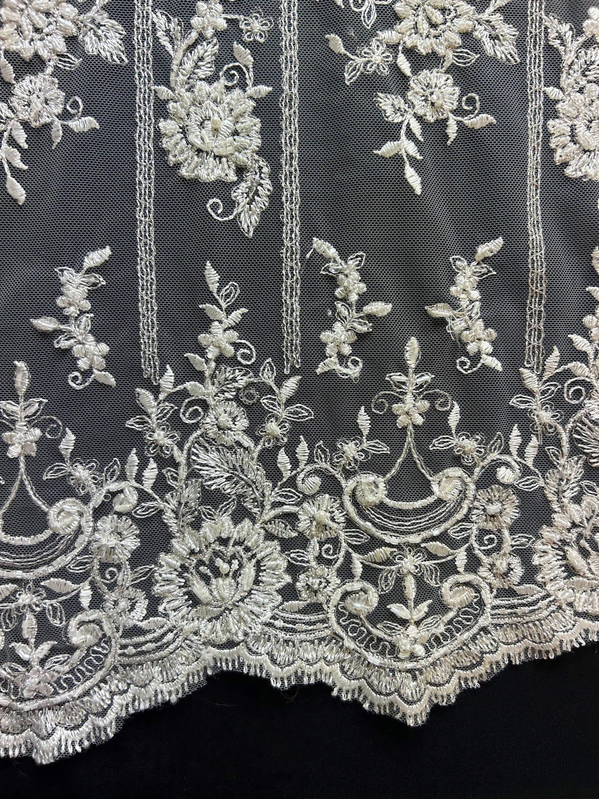 Dentelle Perlée Ivoire - Christina