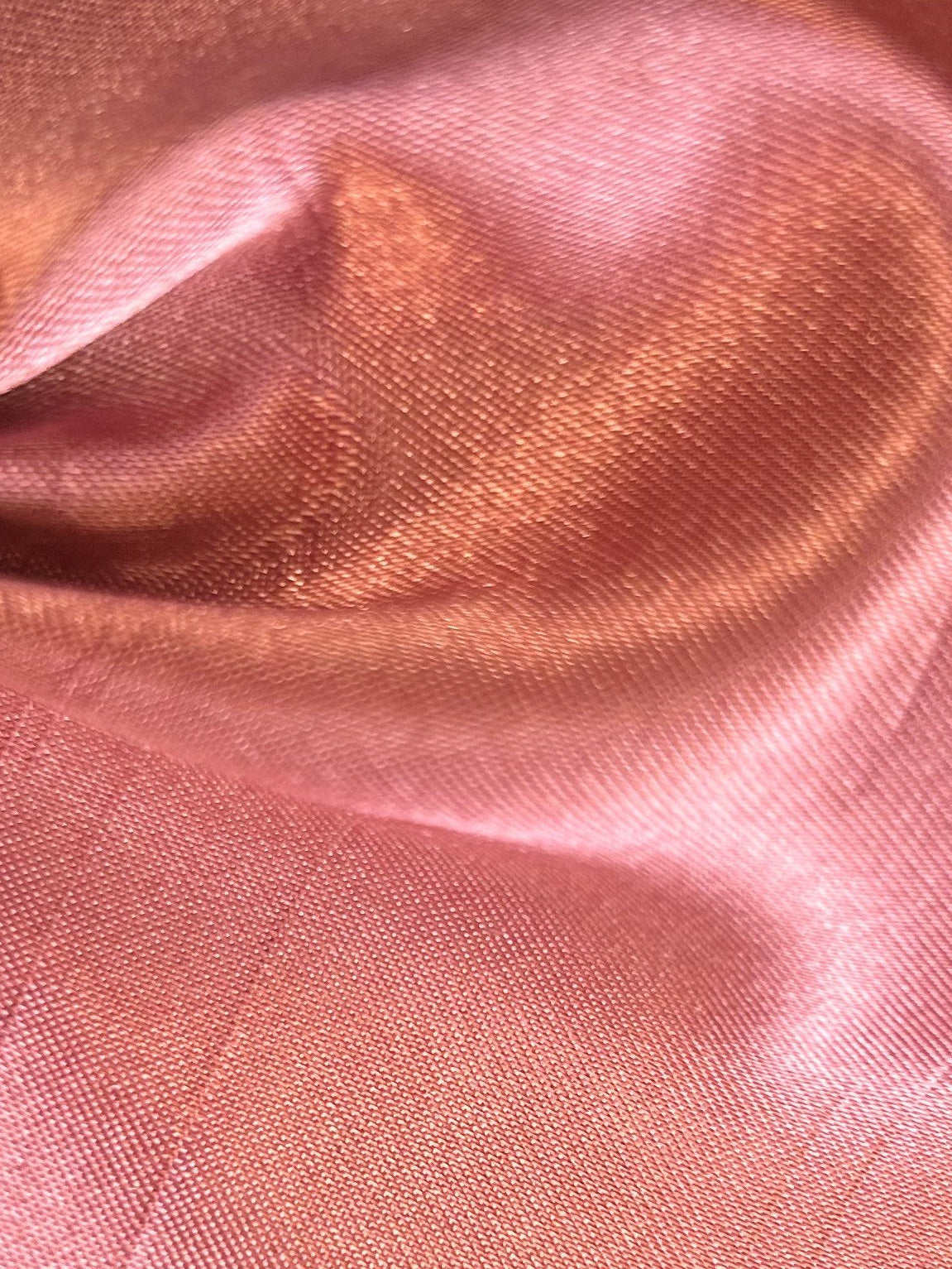 Dupion en satin de polyester rose sombre - Clarté