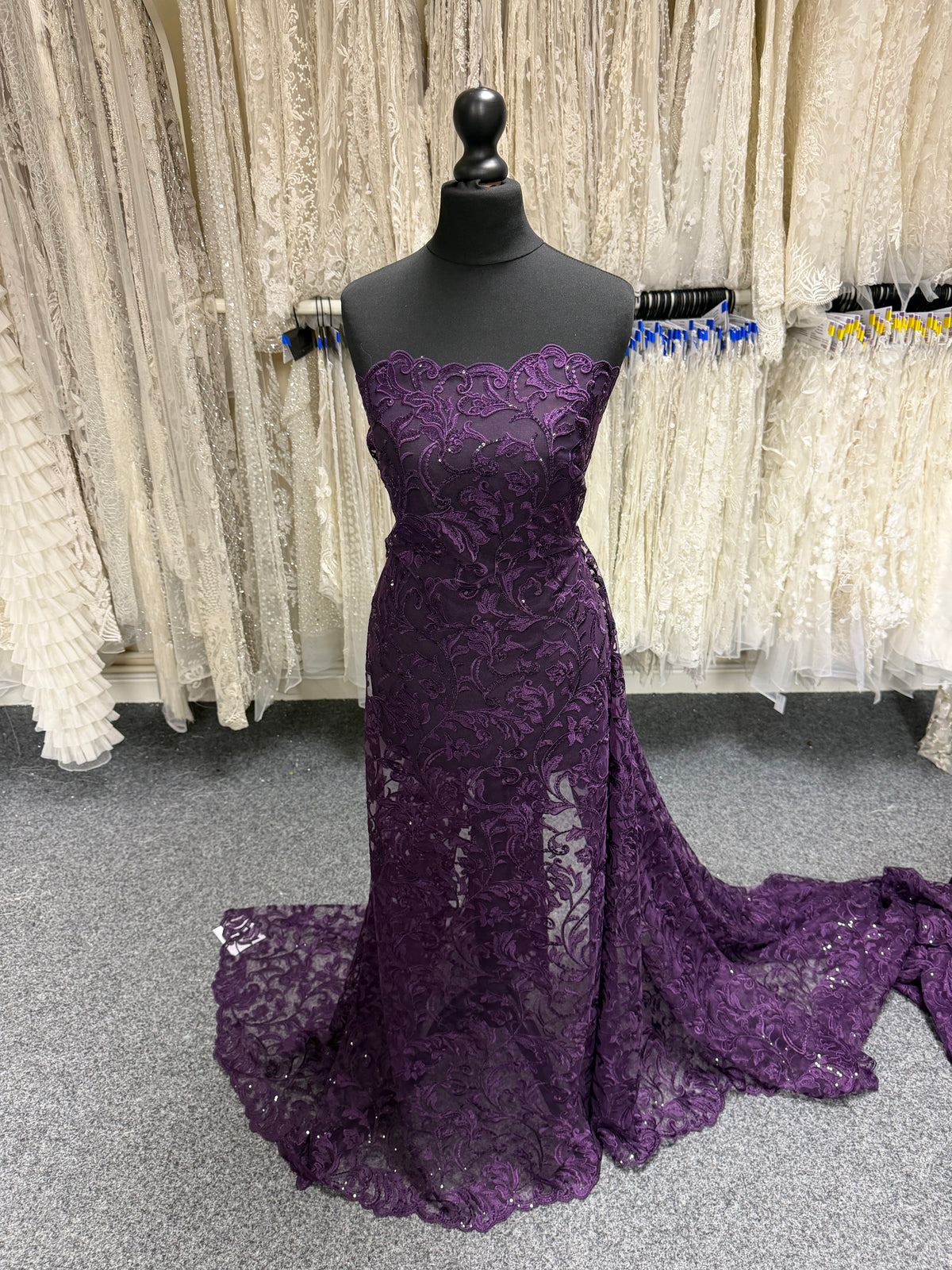 Dentelle brodée de paillettes violettes – Richina