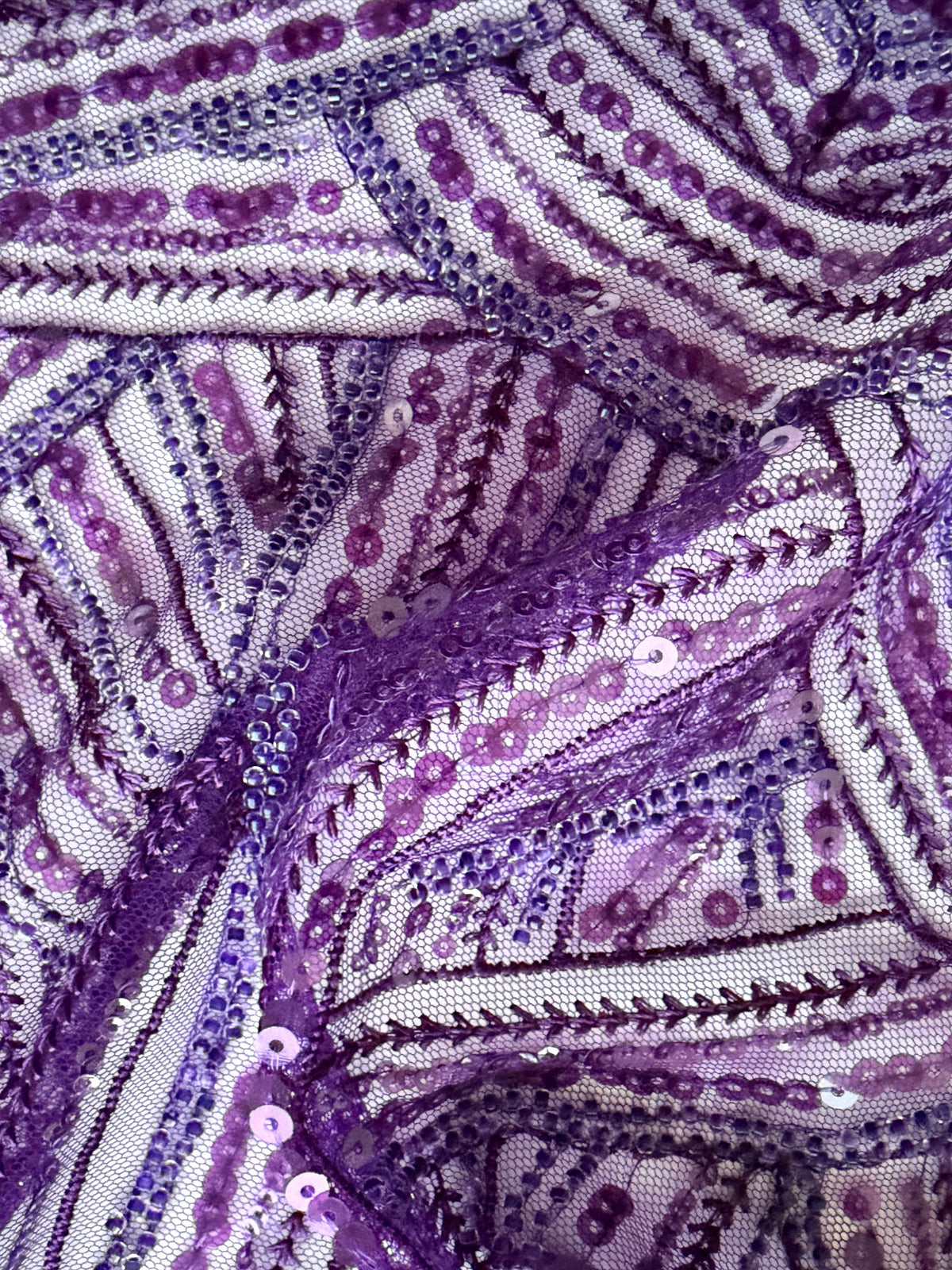 Tulle brodé de perles prune - EB1056