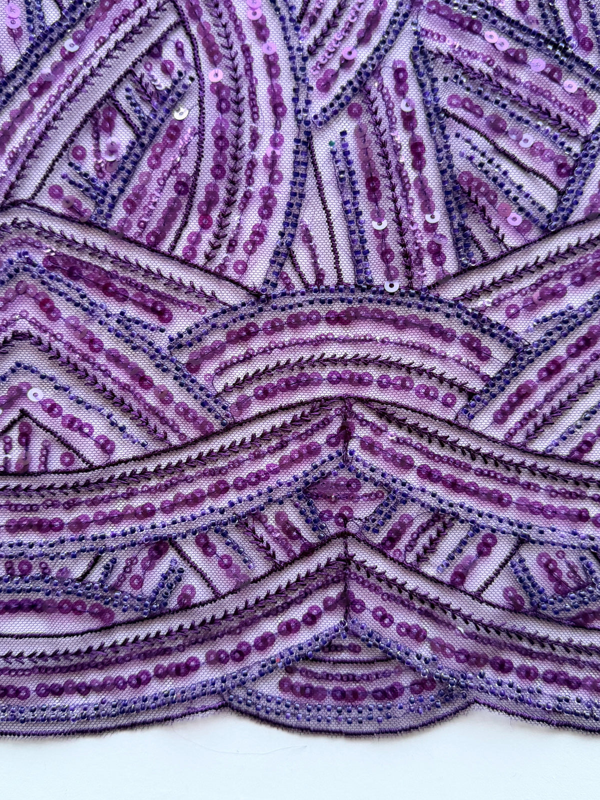 Tulle brodé de perles prune - EB1056