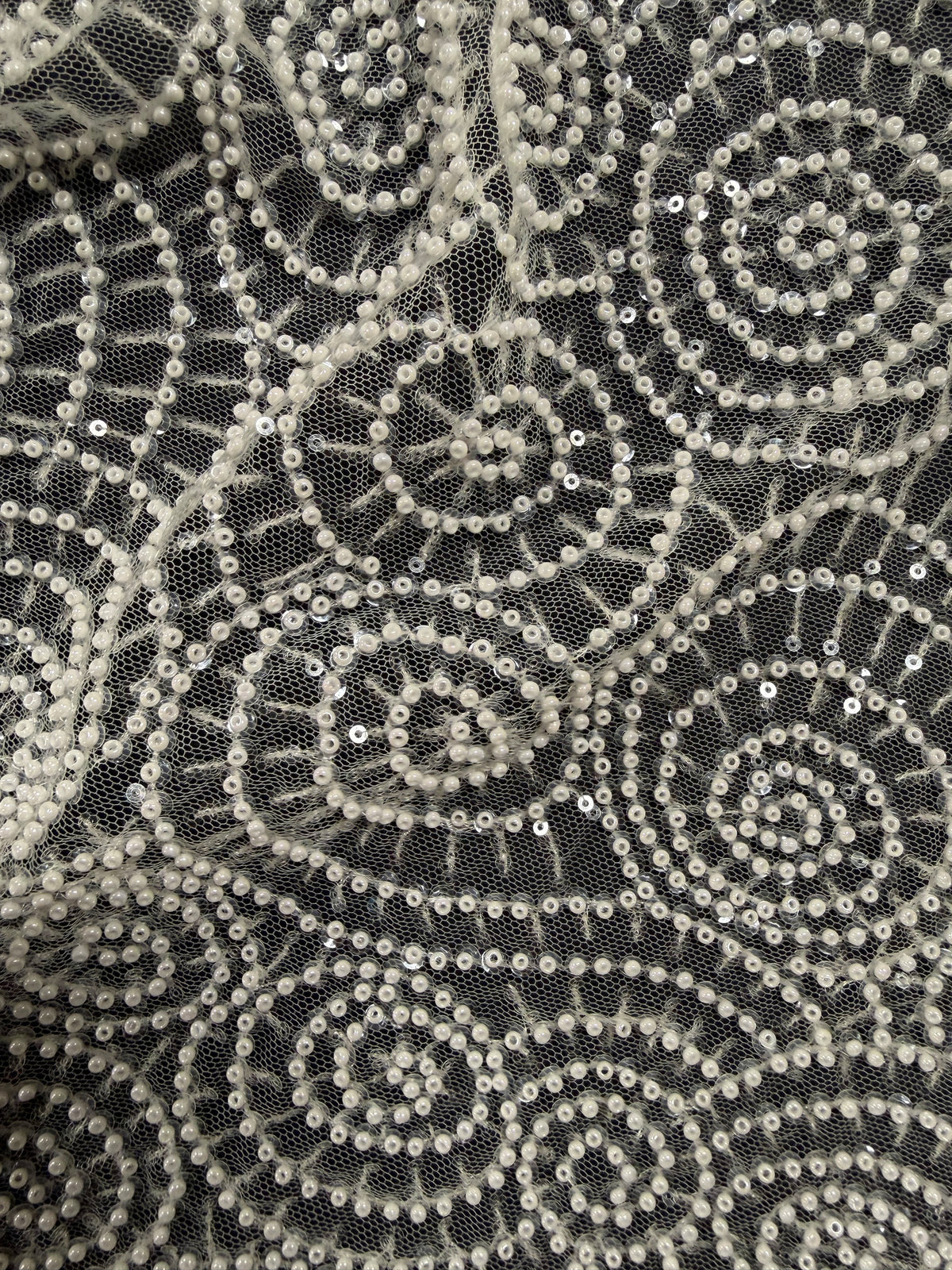 Tulle brodé de perles ivoire - EB1060