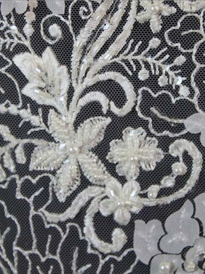 Tulle brodé de perles ivoire - EB1076