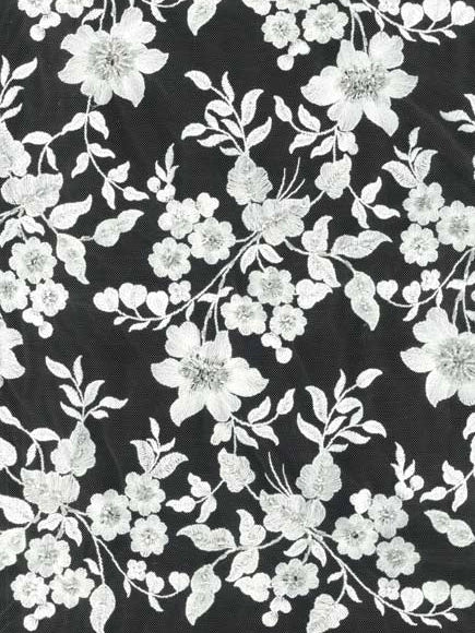 Tulle brodé de perles ivoire - EB1083