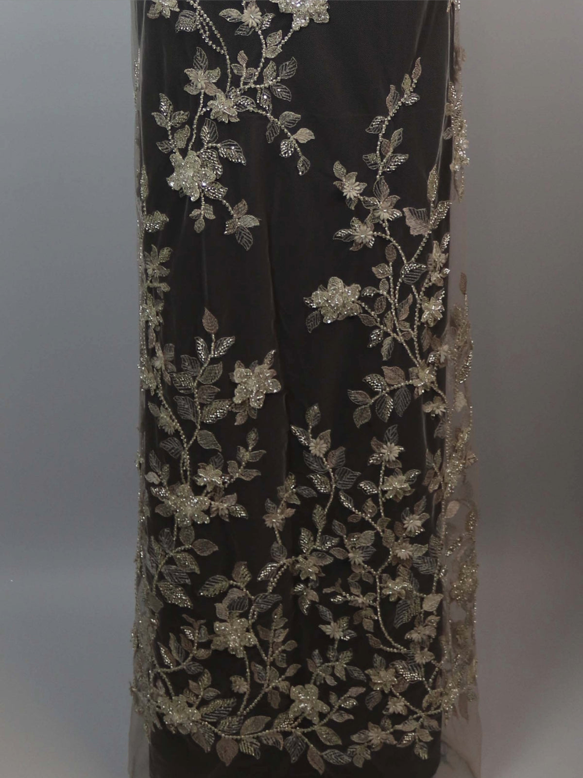 Tulle clair brodé de perles argentées - EB1105