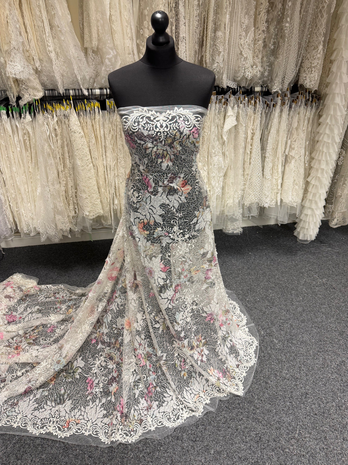 Tulle imprimé à sequins ivoire – EB3010