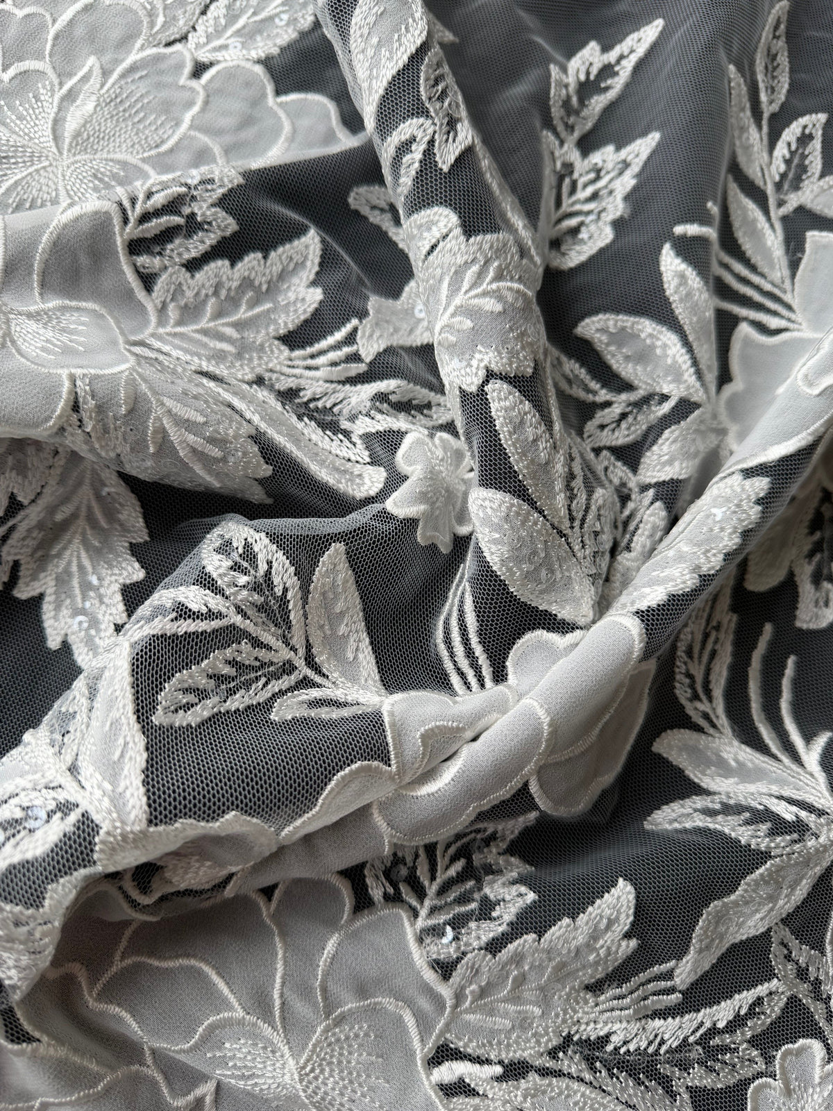 Dentelle brodée de sequins ivoire - EB3055