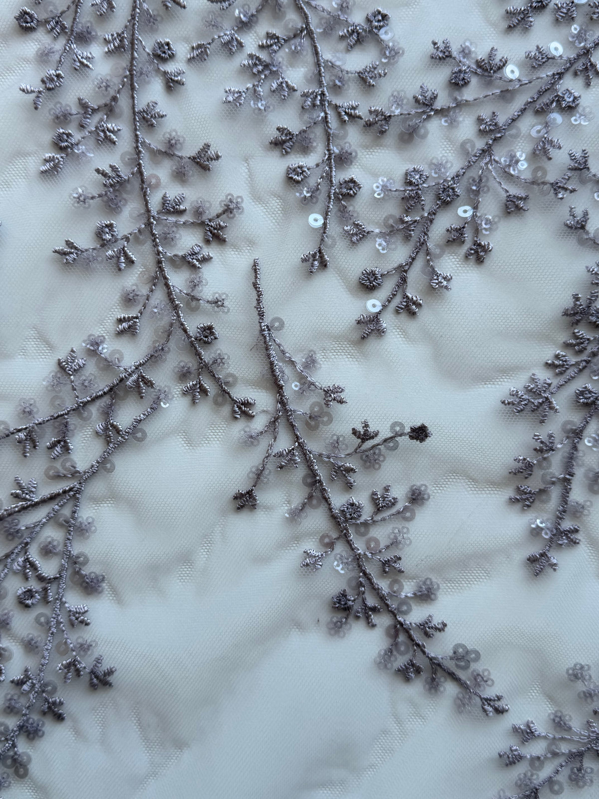 Dentelle à paillettes grises et violettes - EB3065