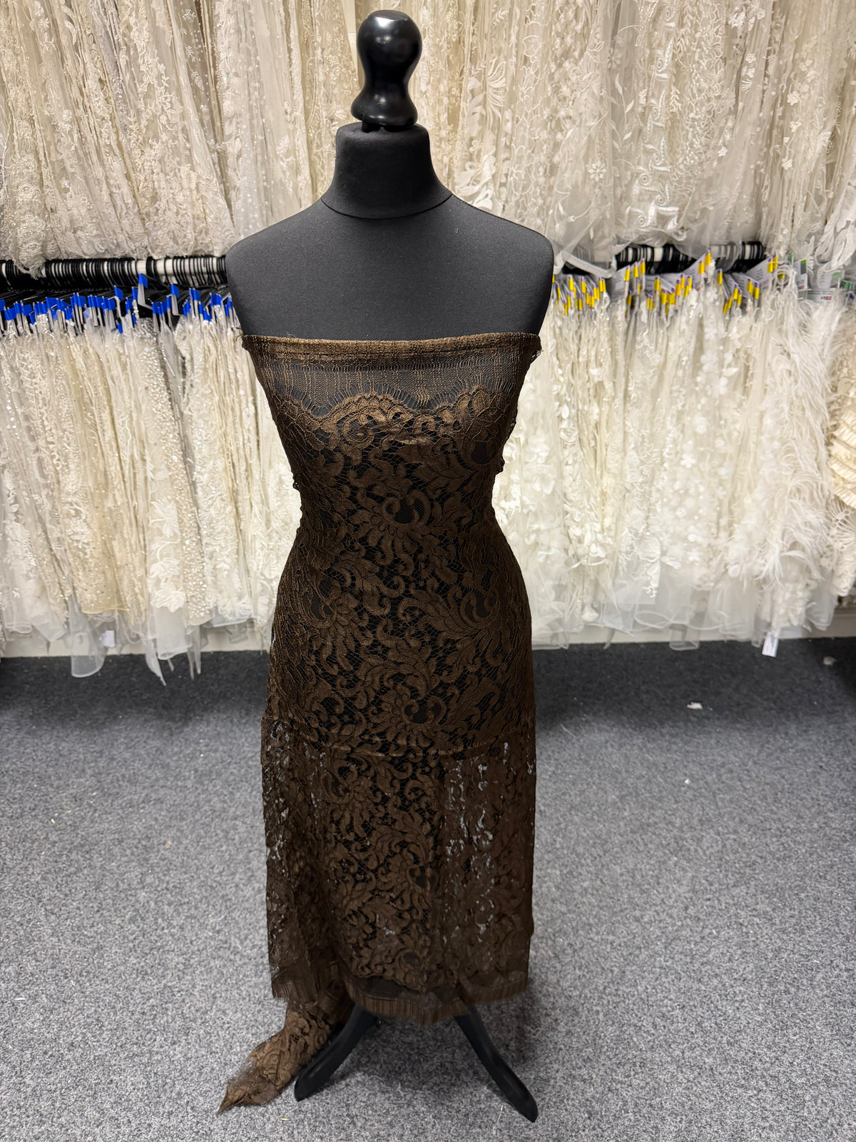 Dentelle marron Leavers - P426