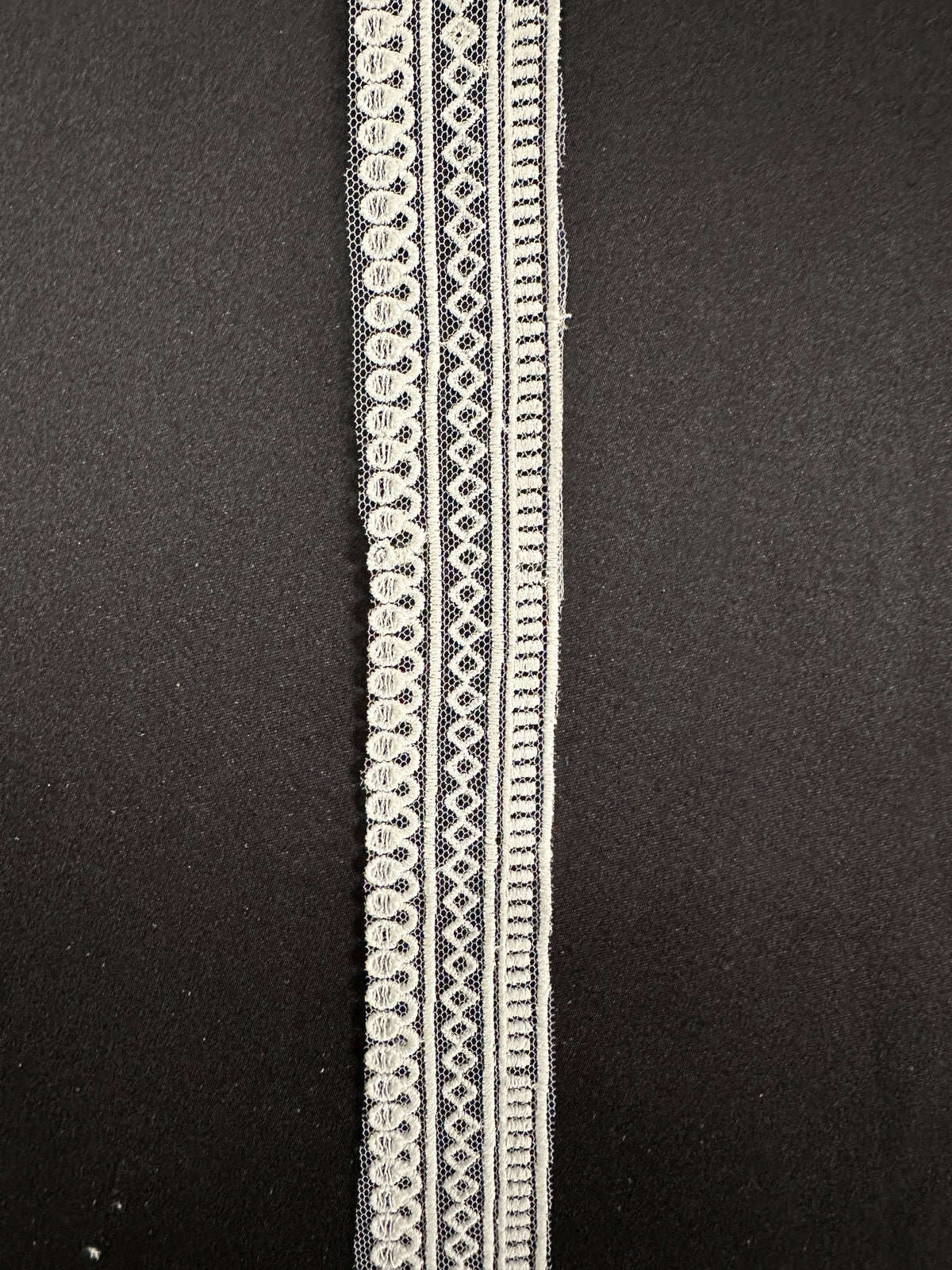 Bordure en dentelle ivoire - EH4010