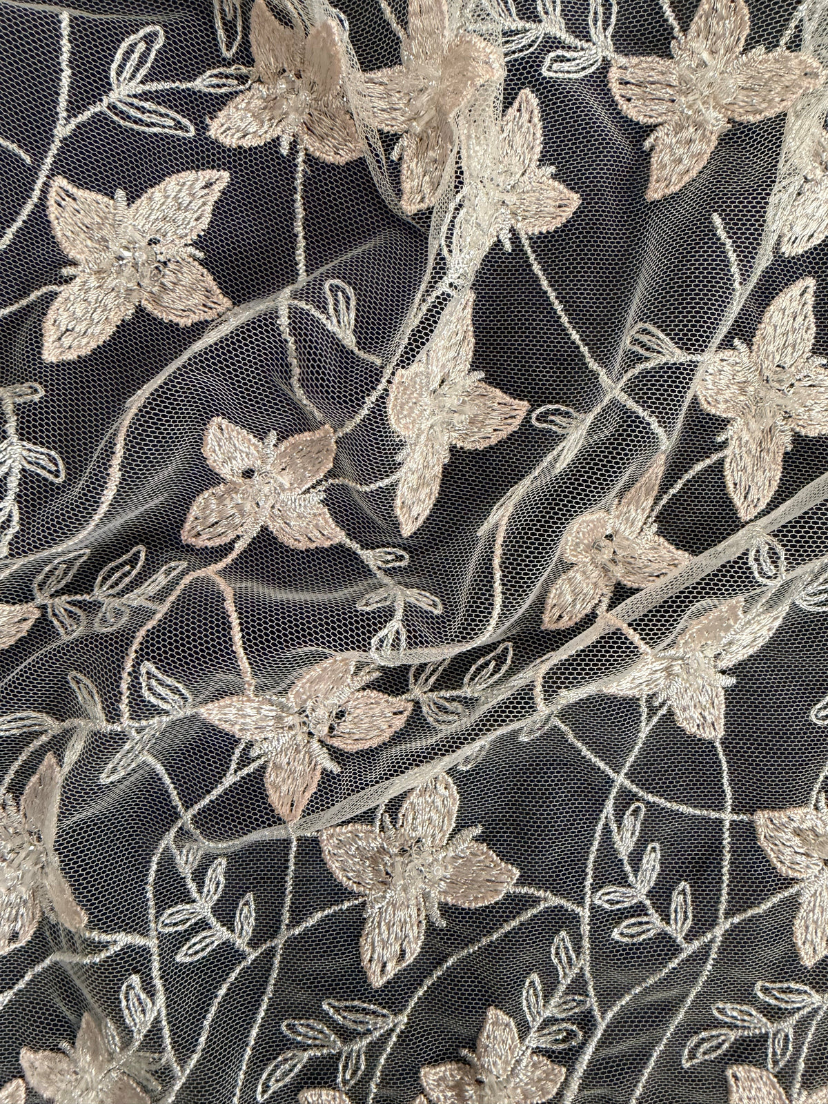 Tulle brodé de perles rose clair - EB1054