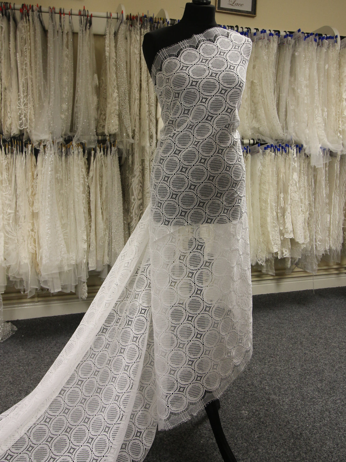 Dentelle Chantilly Cordon Blanche - Lucette