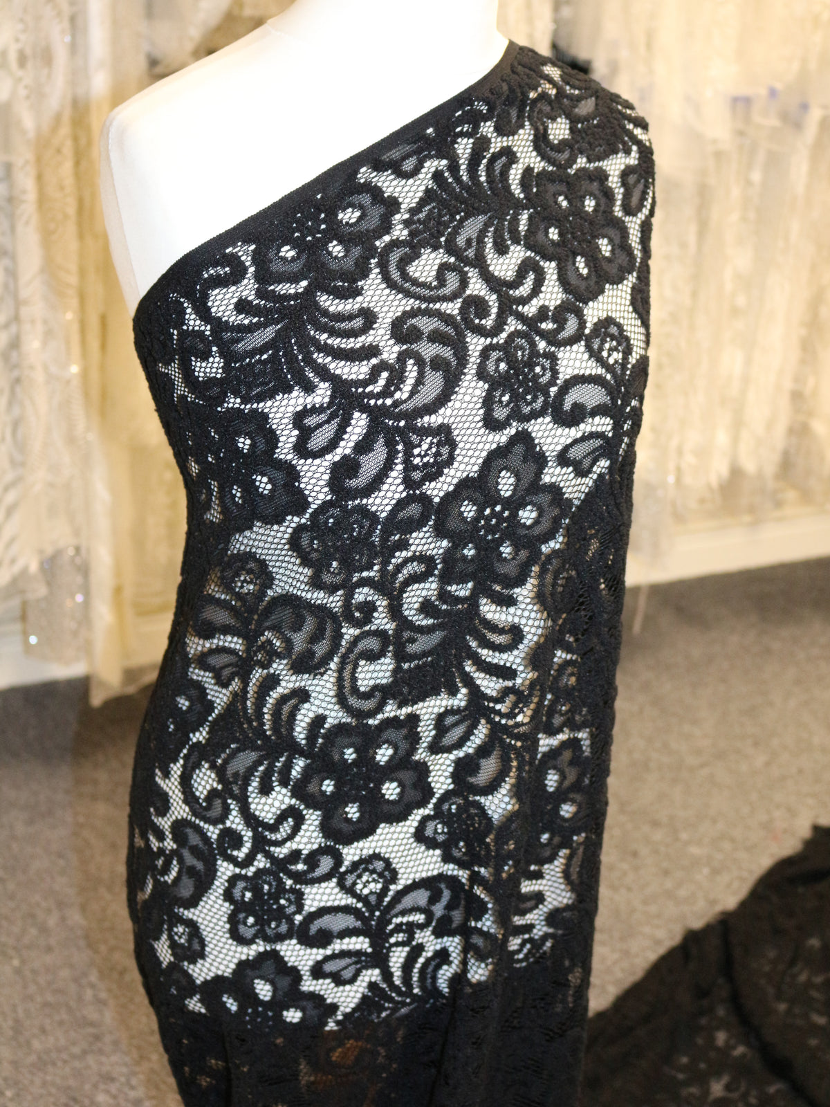 Dentelle noire - Edwina