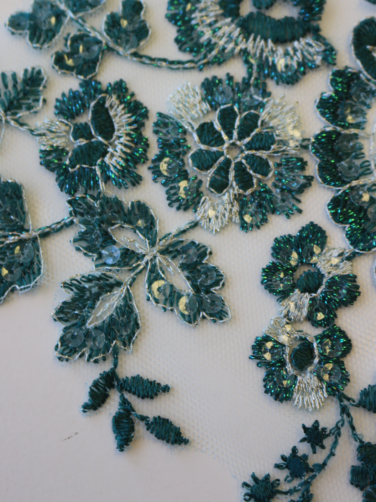 Appliques de dentelle à sequins vert émeraude - Justine