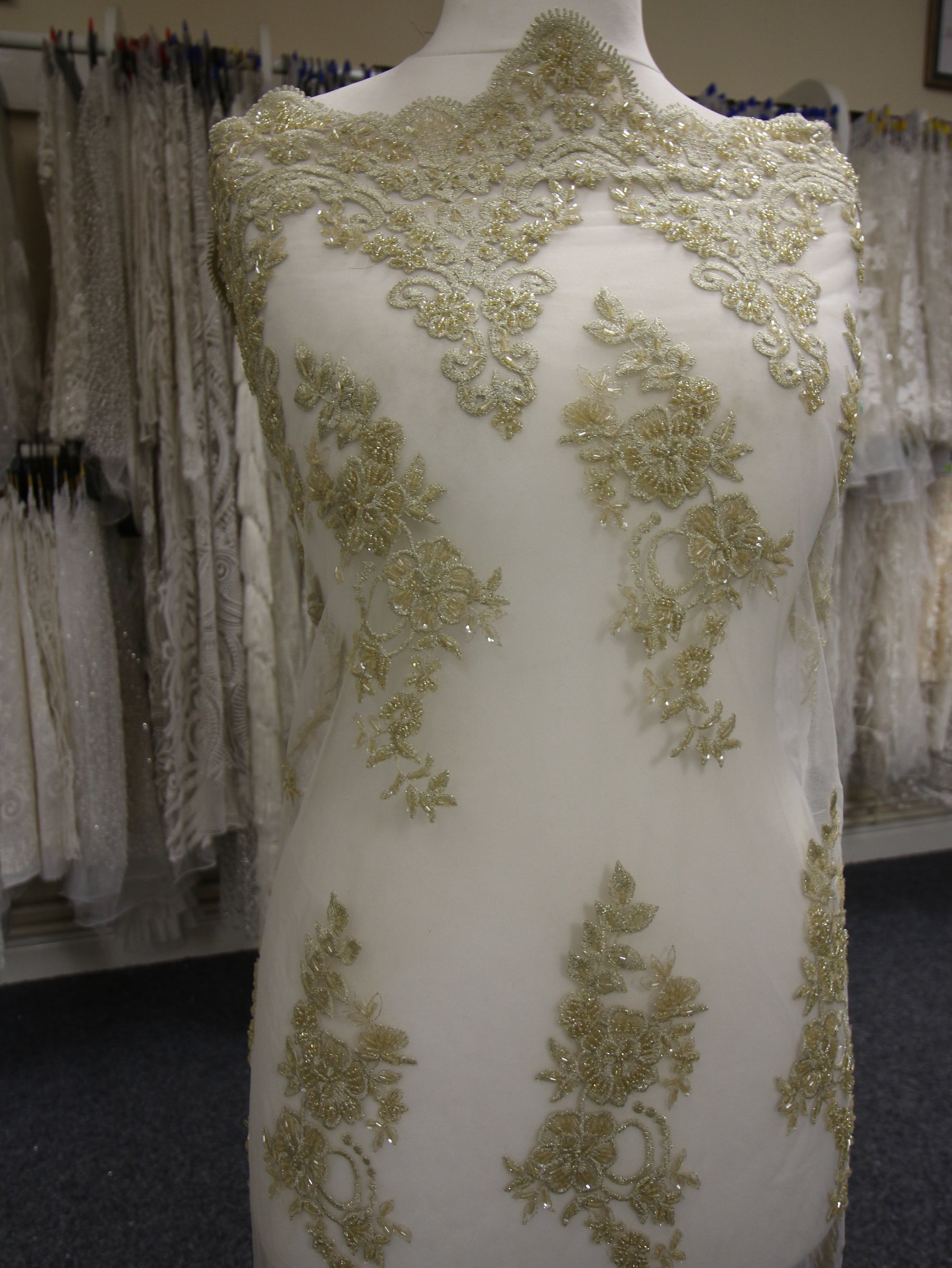 Dentelle perlée dorée - Pilar