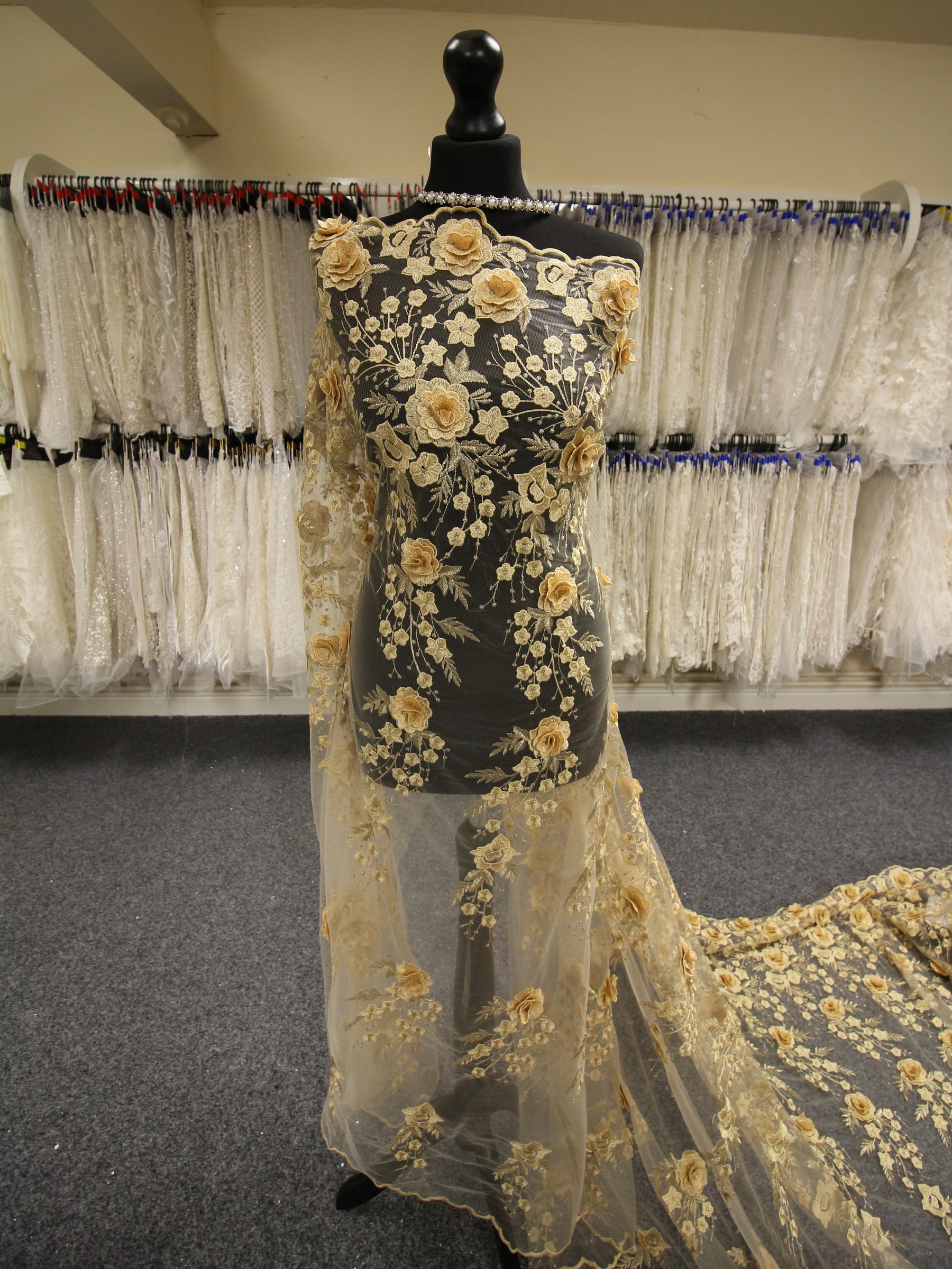 Dentelle brodée or - Goldie