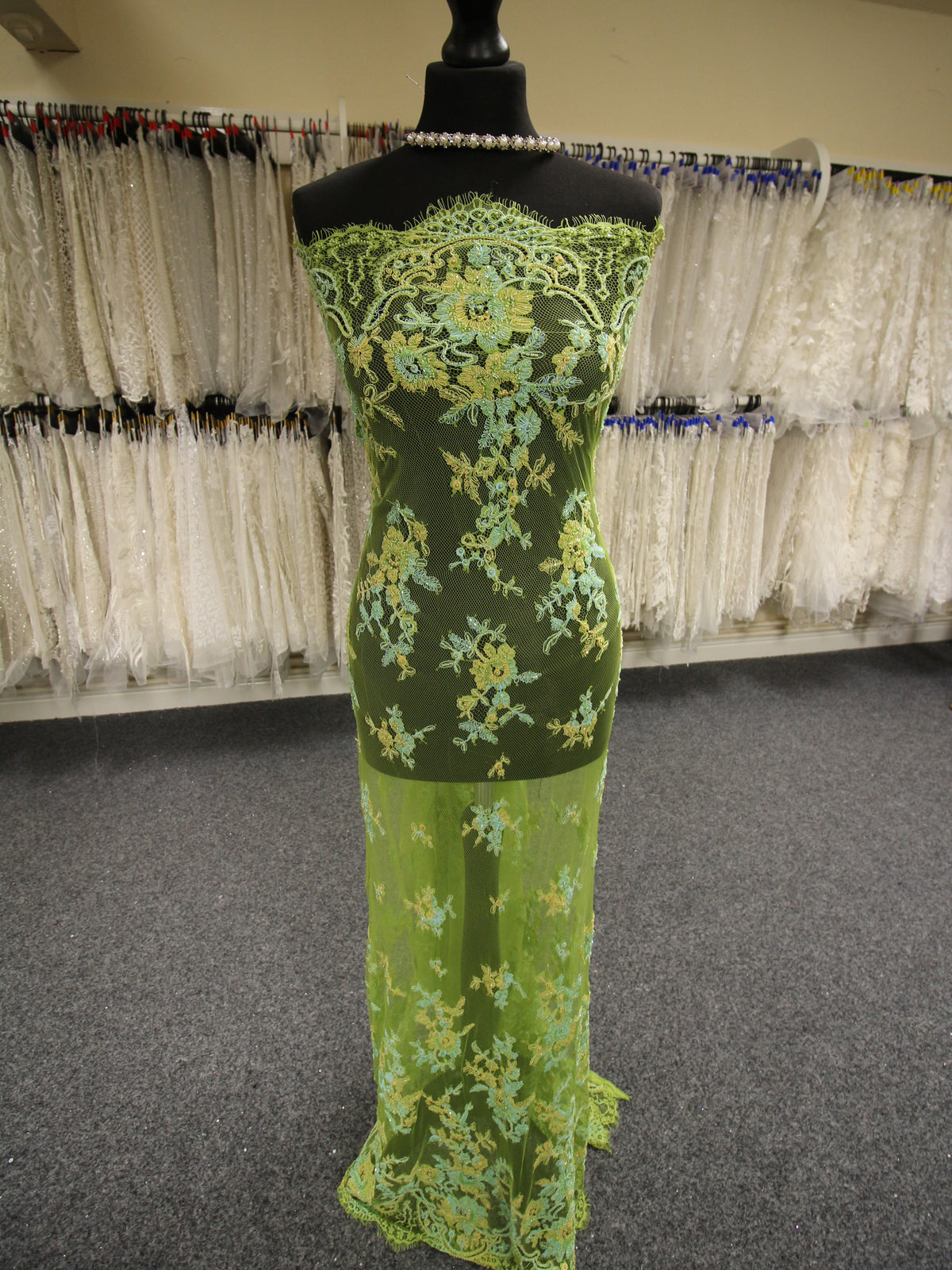 Dentelle Perlée et Cordonnée Verte - Cadence