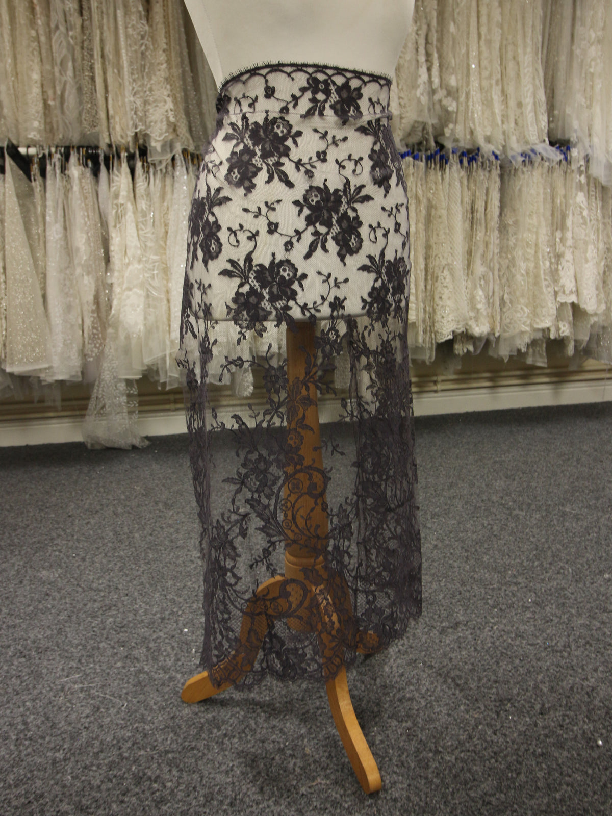 Dentelle Chantilly Grise - Kate